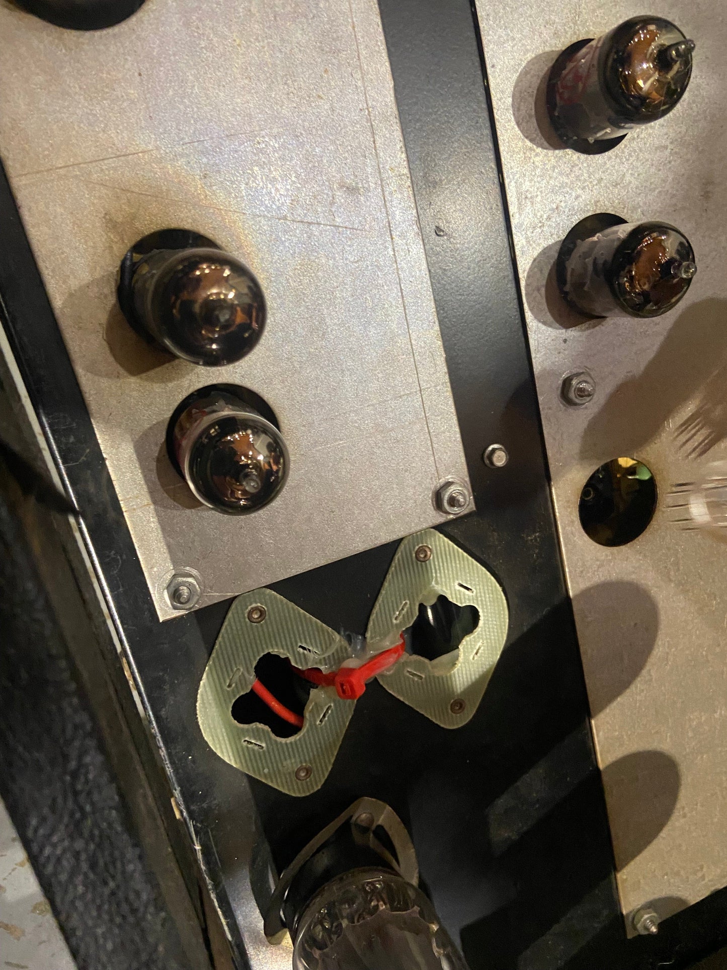 Ampeg V-4 100-Watt Guitar Head with Reverb 1970s Amps / Guitar Cabinets