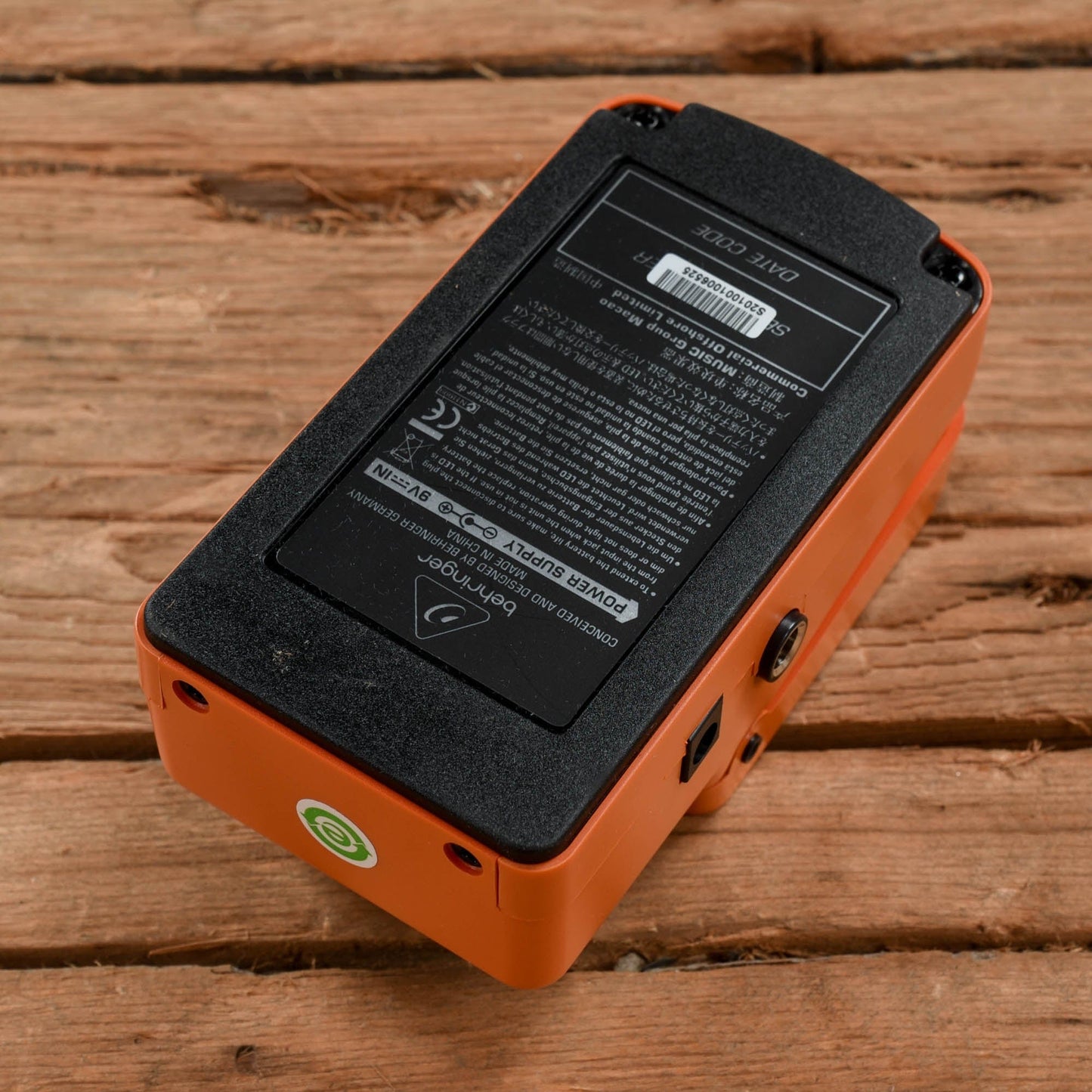 Behringer SF300 Super Fuzz Effects and Pedals / Fuzz