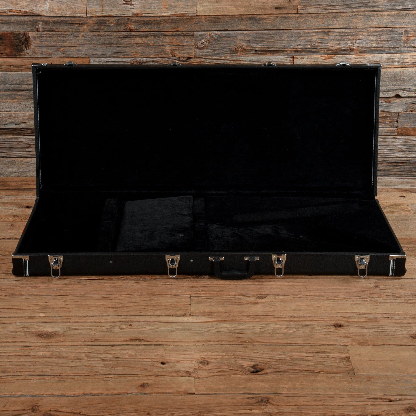 Dean Guitars V DOA Goldtop 2008 Electric Guitars / Solid Body