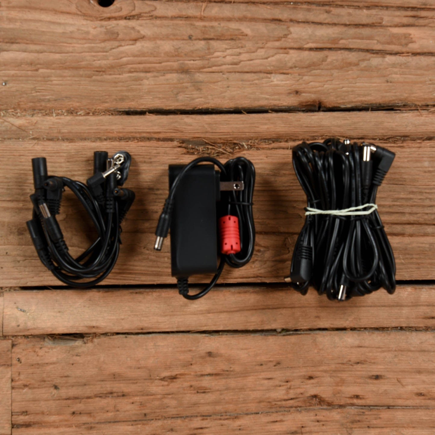 Donner DP-02 Power Supply Effects and Pedals / Pedalboards and Power Supplies