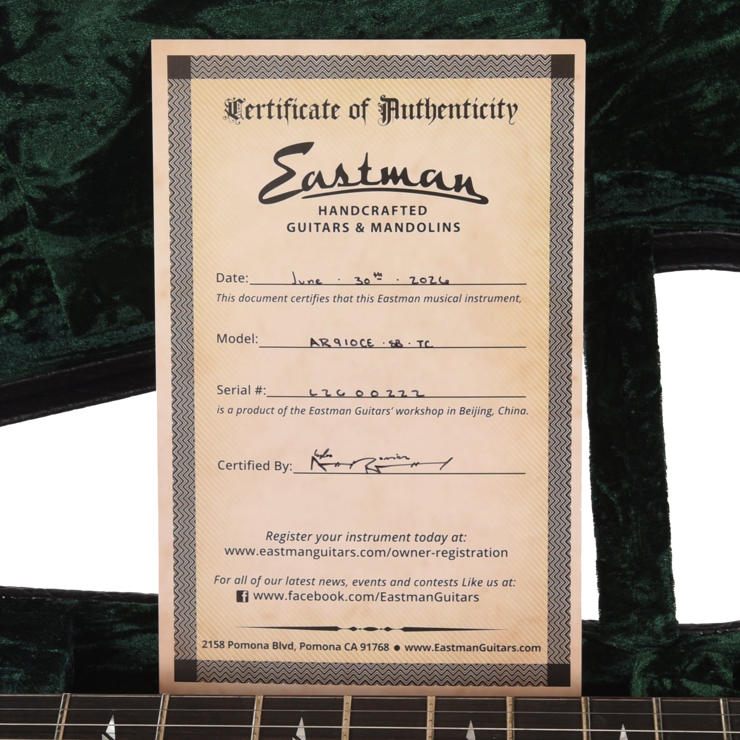 Eastman AR910CE 17" Thermo-Cure Maple Archtop Sunburst Electric Guitars
