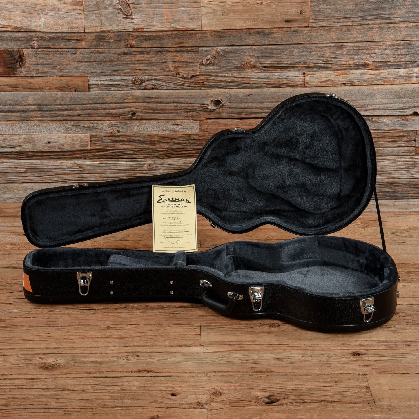 Eastman T386 Thinline Cherry 2014 Electric Guitars / Semi-Hollow