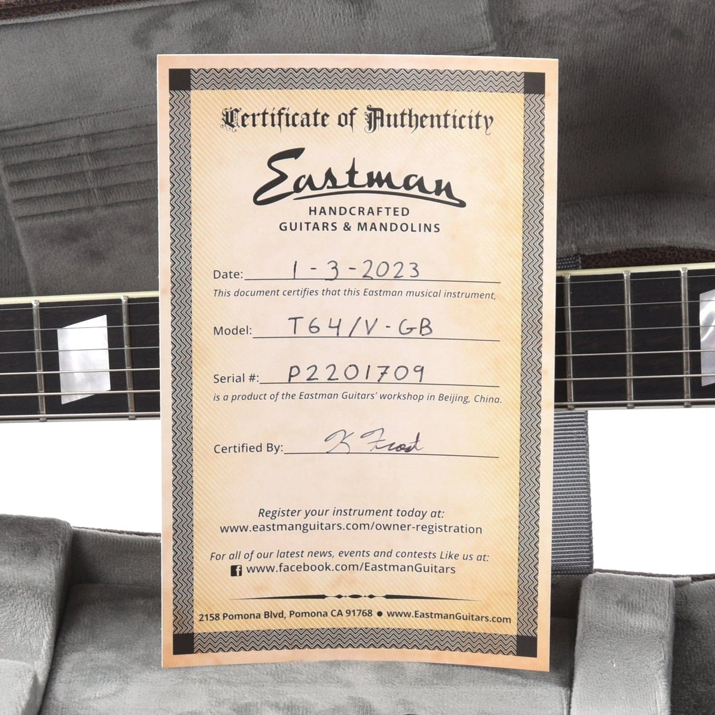 Eastman T64/v Thinline Antique Goldburst Electric Guitars / Semi-Hollow