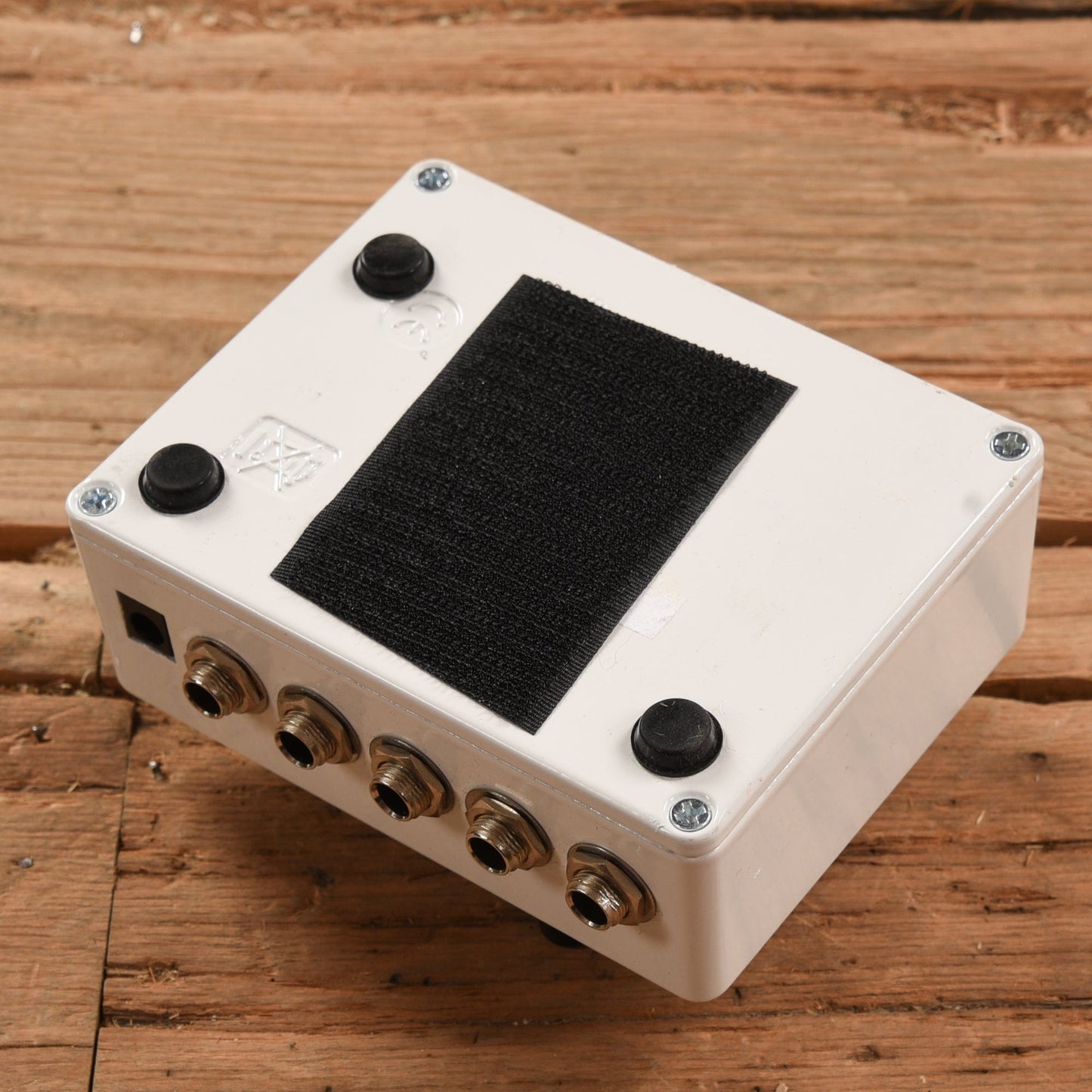 Electro-Harmonix Grand Canyon Delay and Looper Effects and Pedals / Delay