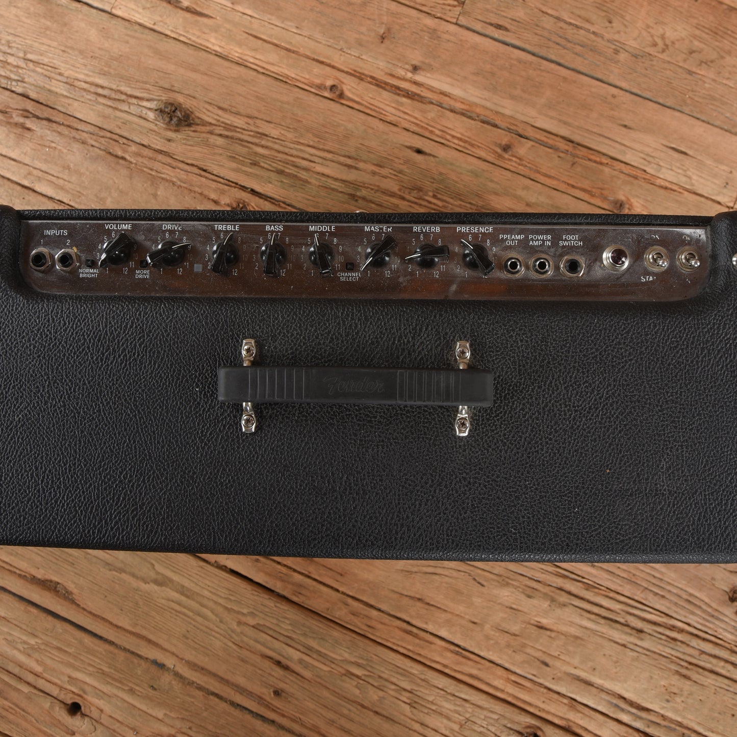 Fender Hot Rod Deluxe 3-Channel 40-Watt 1x12" Guitar Combo Amps / Guitar Amps / Guitar Cabinets
