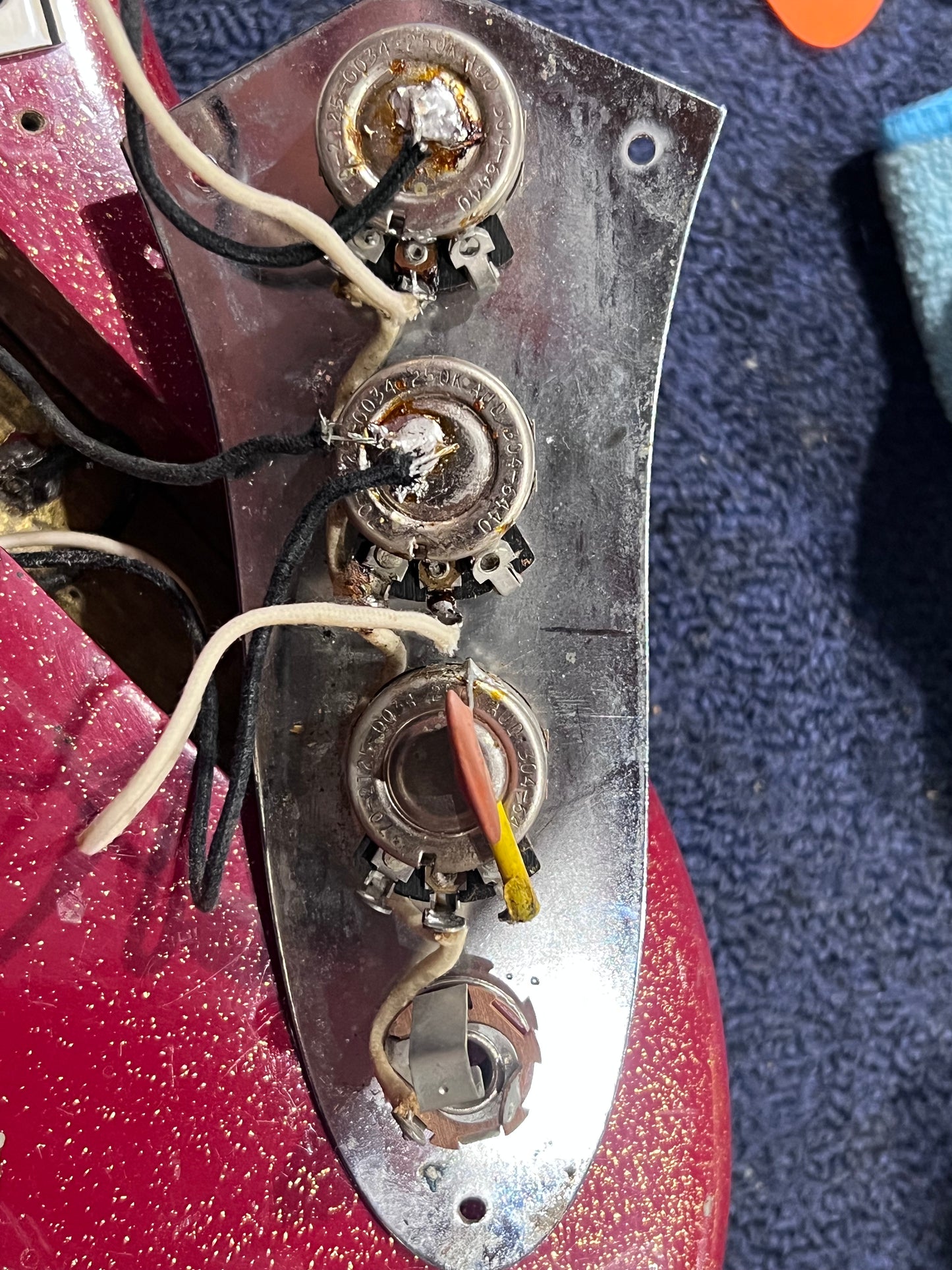 Fender Jazz Bass Red Sparkle Refin 1964 Bass Guitars / 4-String