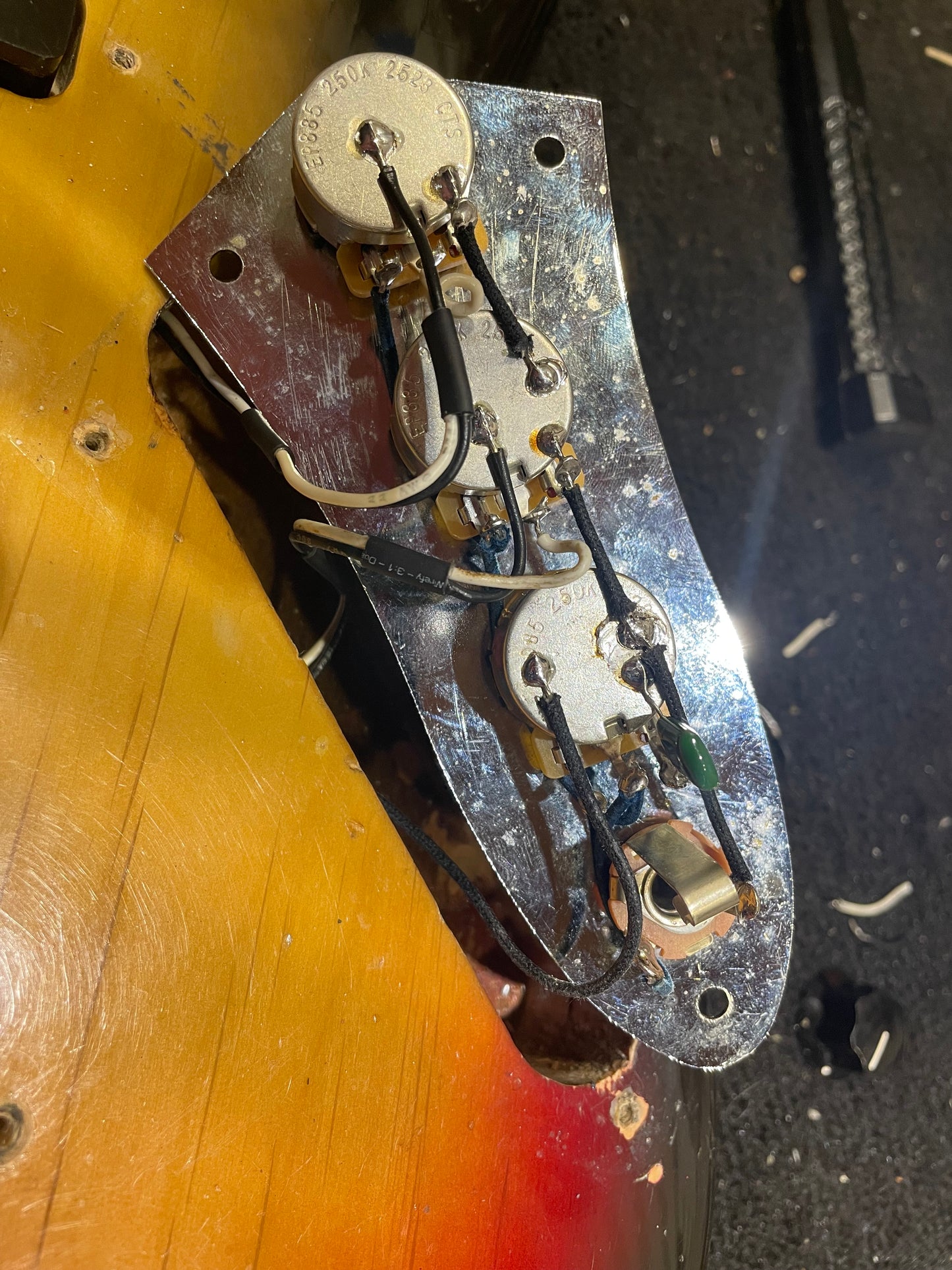 Fender Jazz Bass Sunburst 1974 Bass Guitars / 4-String
