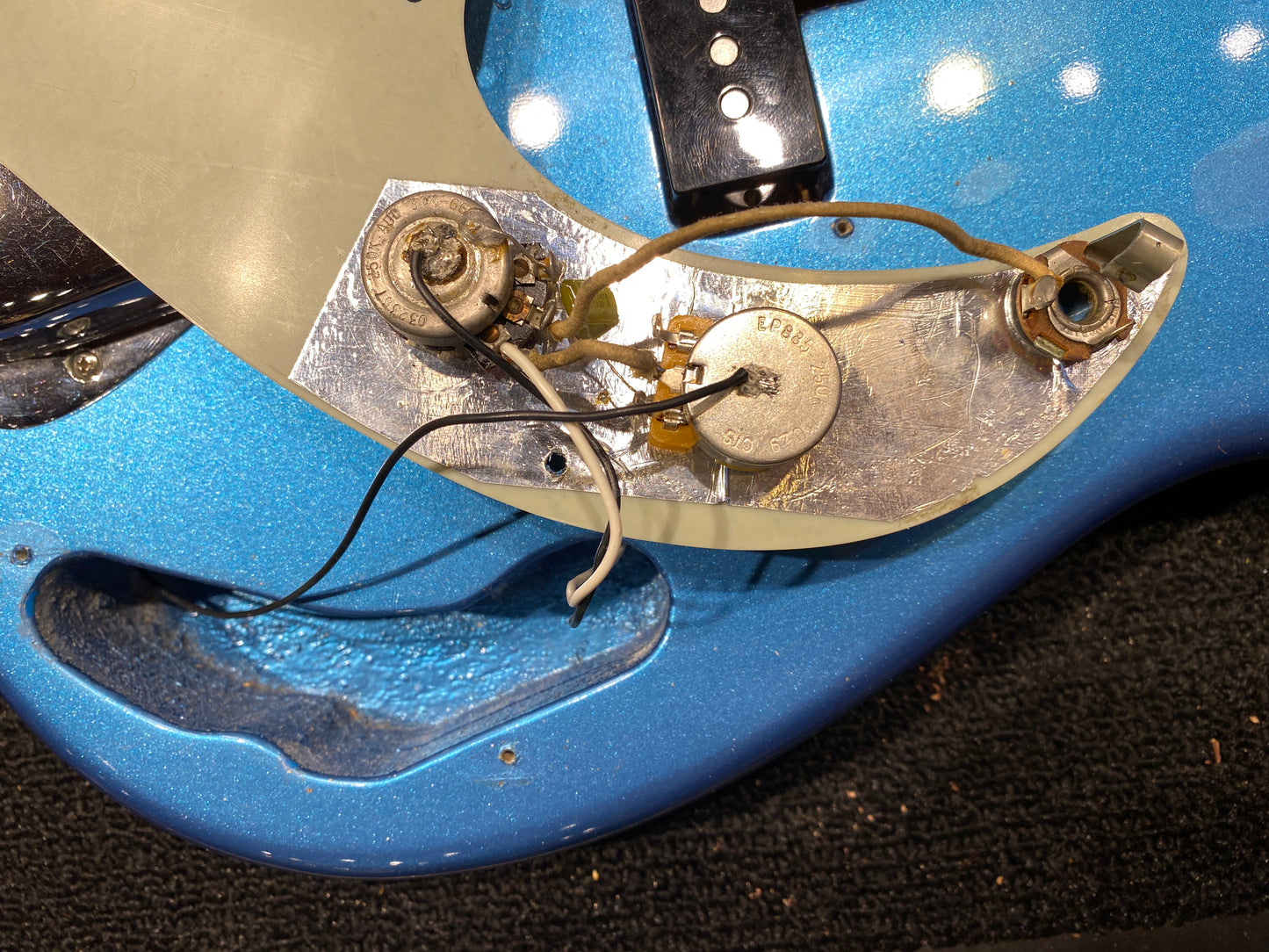 Fender Precision Bass Lake Placid Blue 1966 Bass Guitars