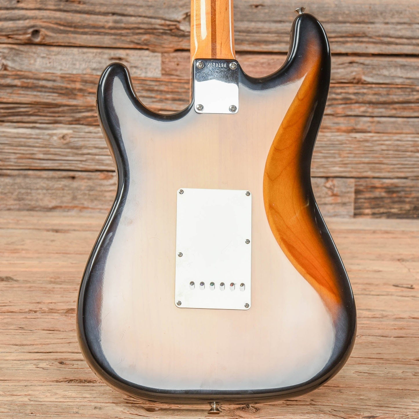 Fender American Vintage 57 Stratocaster Sunburst 1997 Electric Guitars / Solid Body