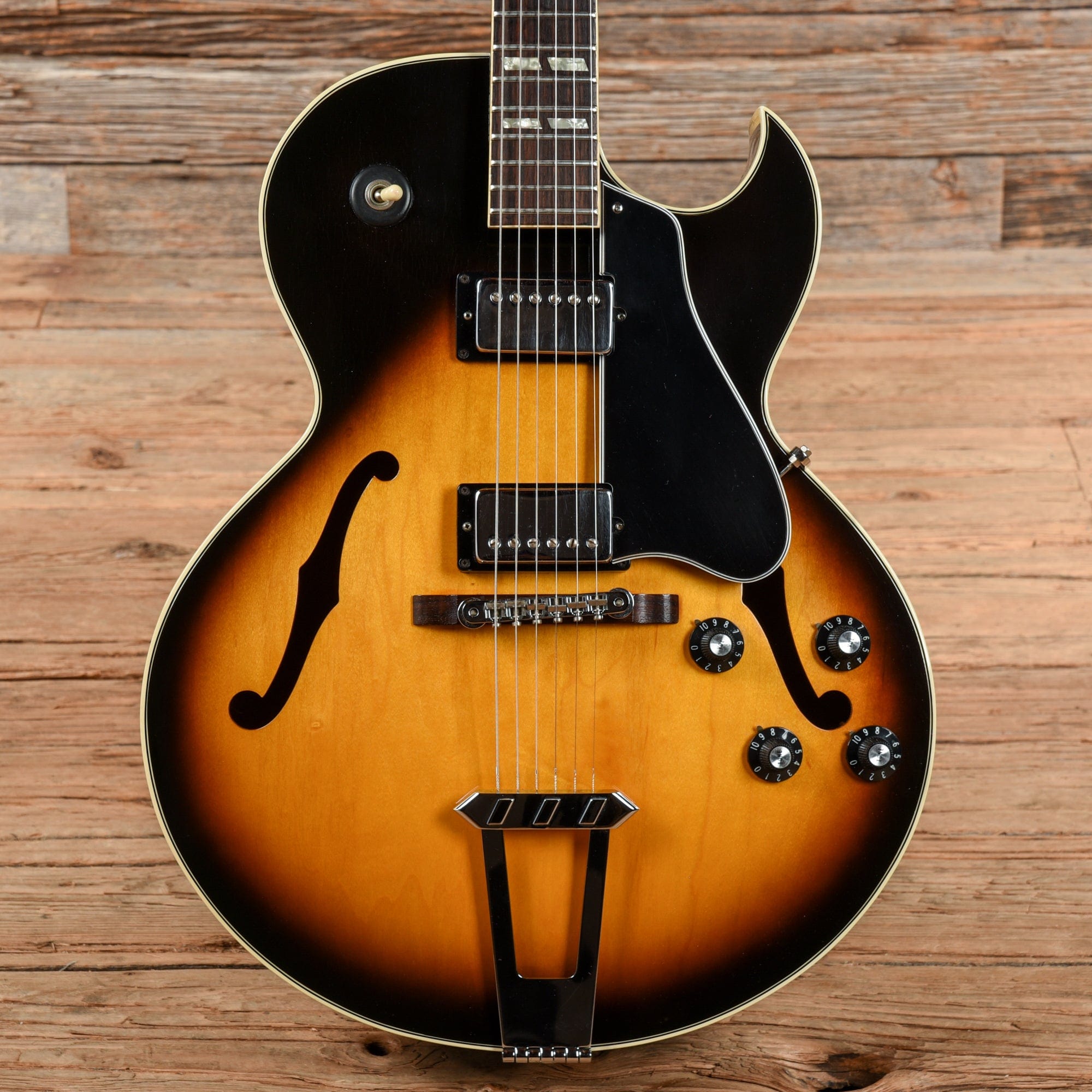 Gibson ES 175 Sunburst 1976 Chicago Music Exchange gibson-es-175-sunburst-1976-chicago-music-exchange