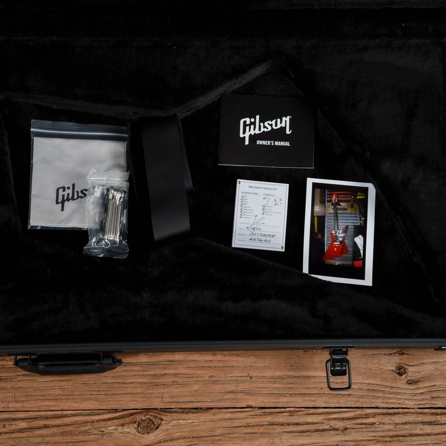 Gibson Lzzy Hale Signature Explorerbird Cardinal Red Electric Guitars / Solid Body