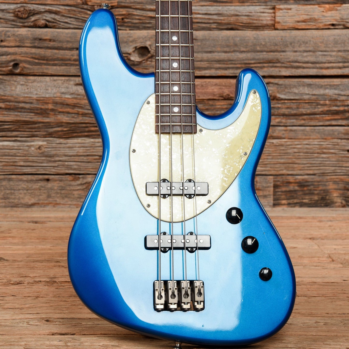 Hamer Cruise Bass Blue Bass Guitars / 4-String