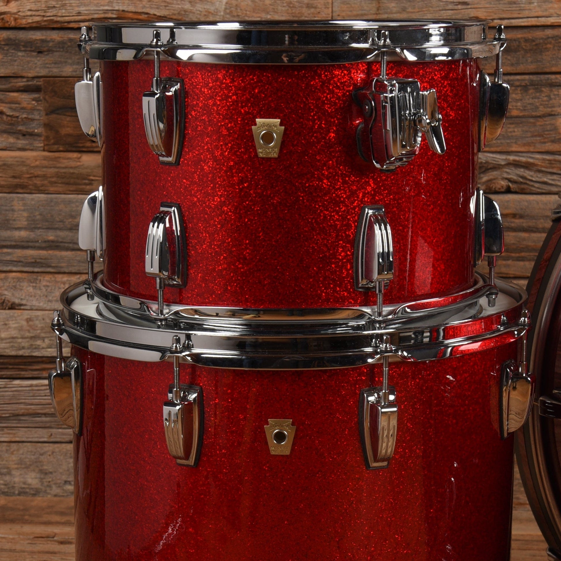 Ludwig Classic Maple Pro Beat 24 3pc. Drum Kit Red Sparkle Drums and Percussion / Acoustic Drums / Full Acoustic Kits