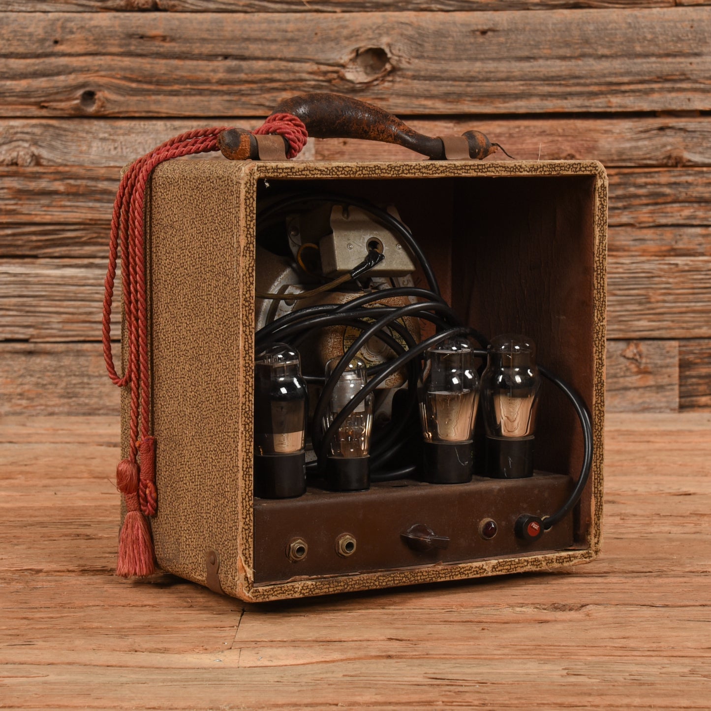 Oahu 1x8" Combo 1940s