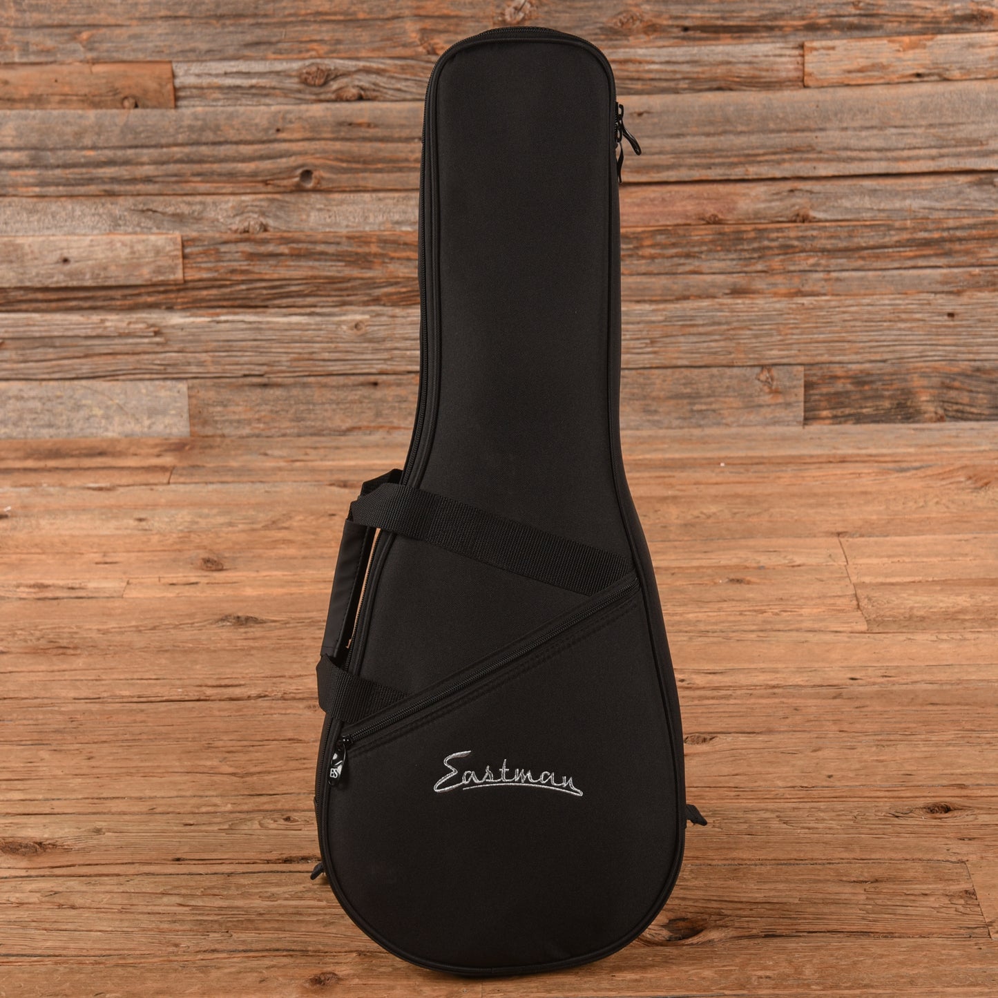 Eastman MD304E Sitka/Maple A-Style Oval Hole Mandolin Sunburst w/K&K Duotone