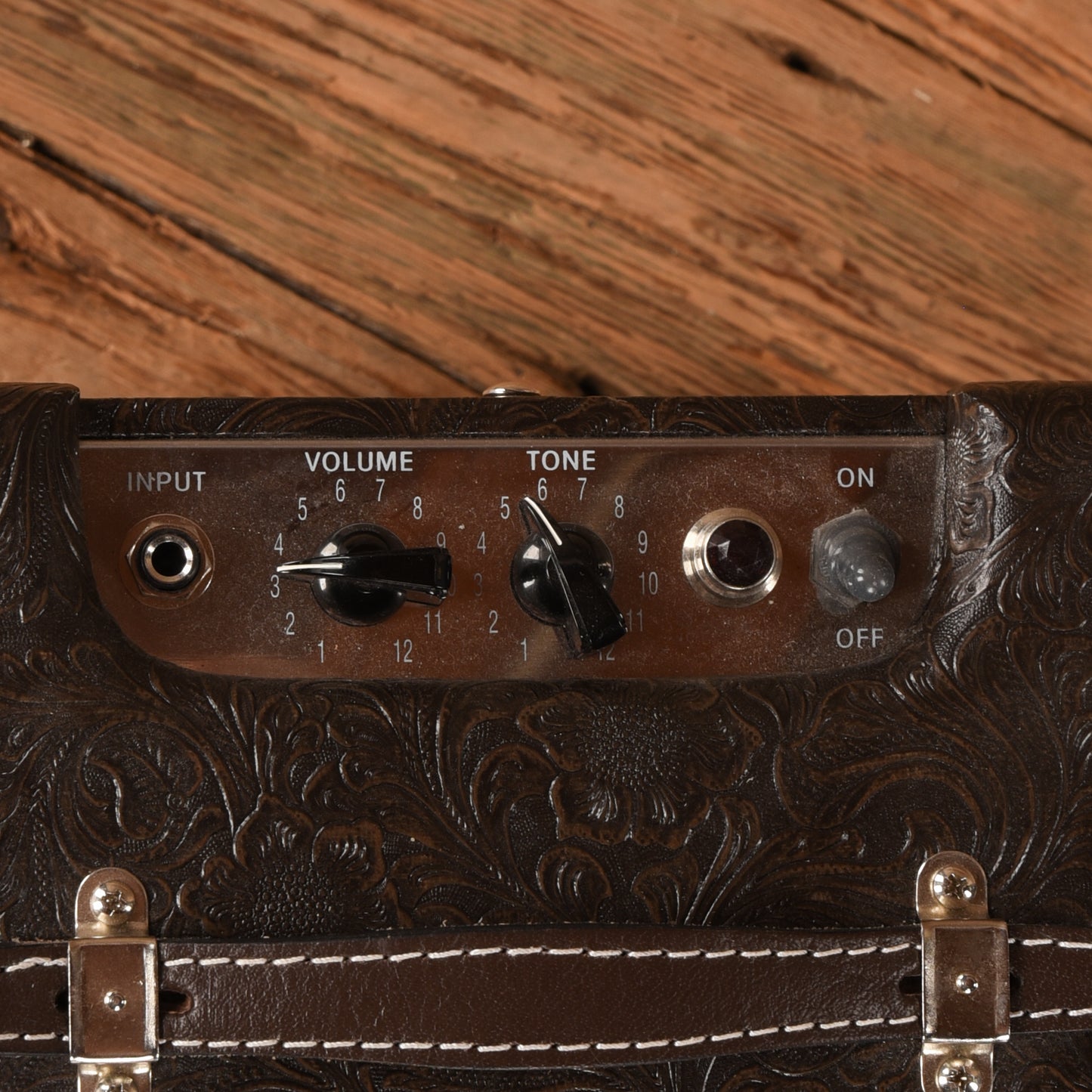 Fender Pro Junior 15-Watt 1x10" Guitar Combo Amp