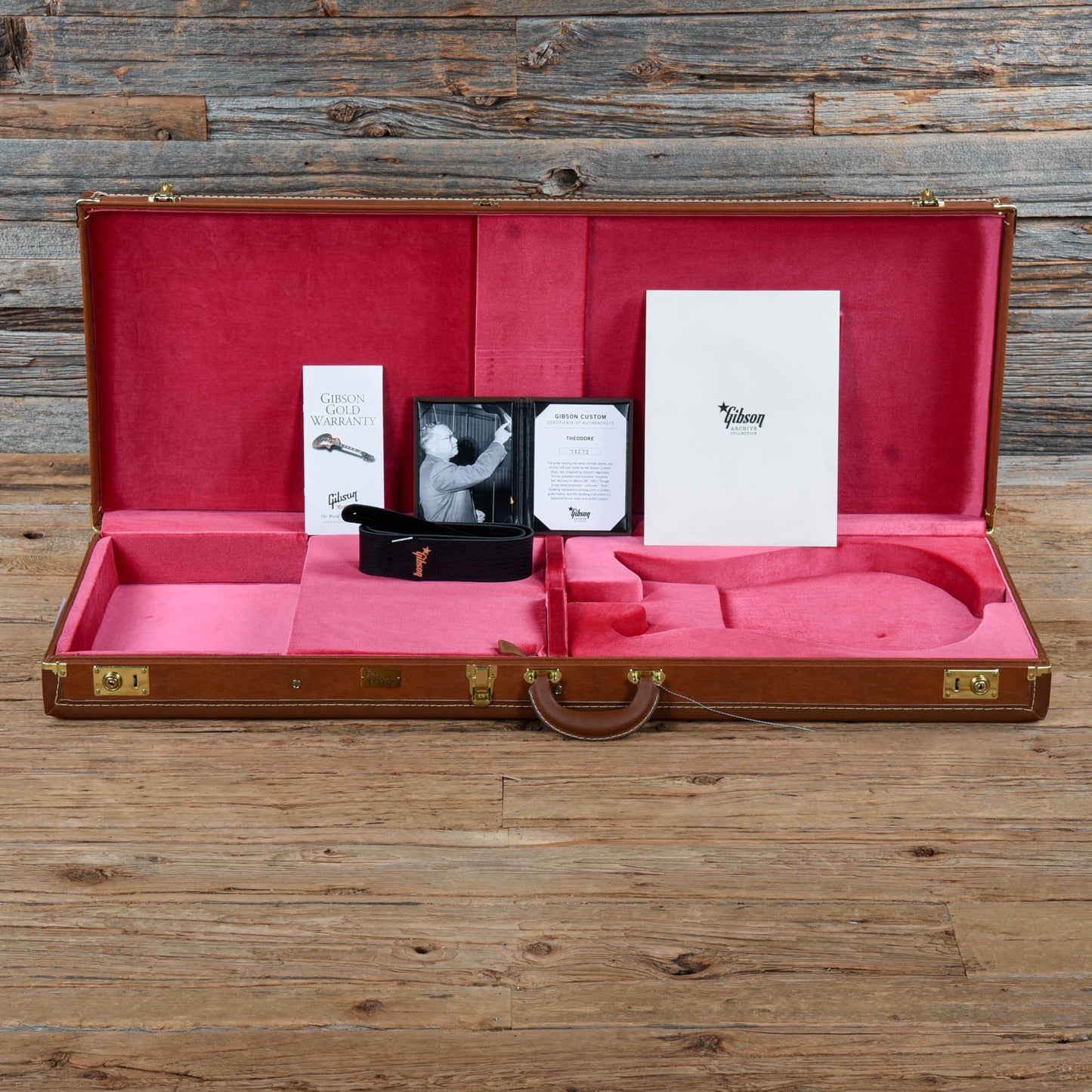 Gibson Custom Theodore Cherry 2022