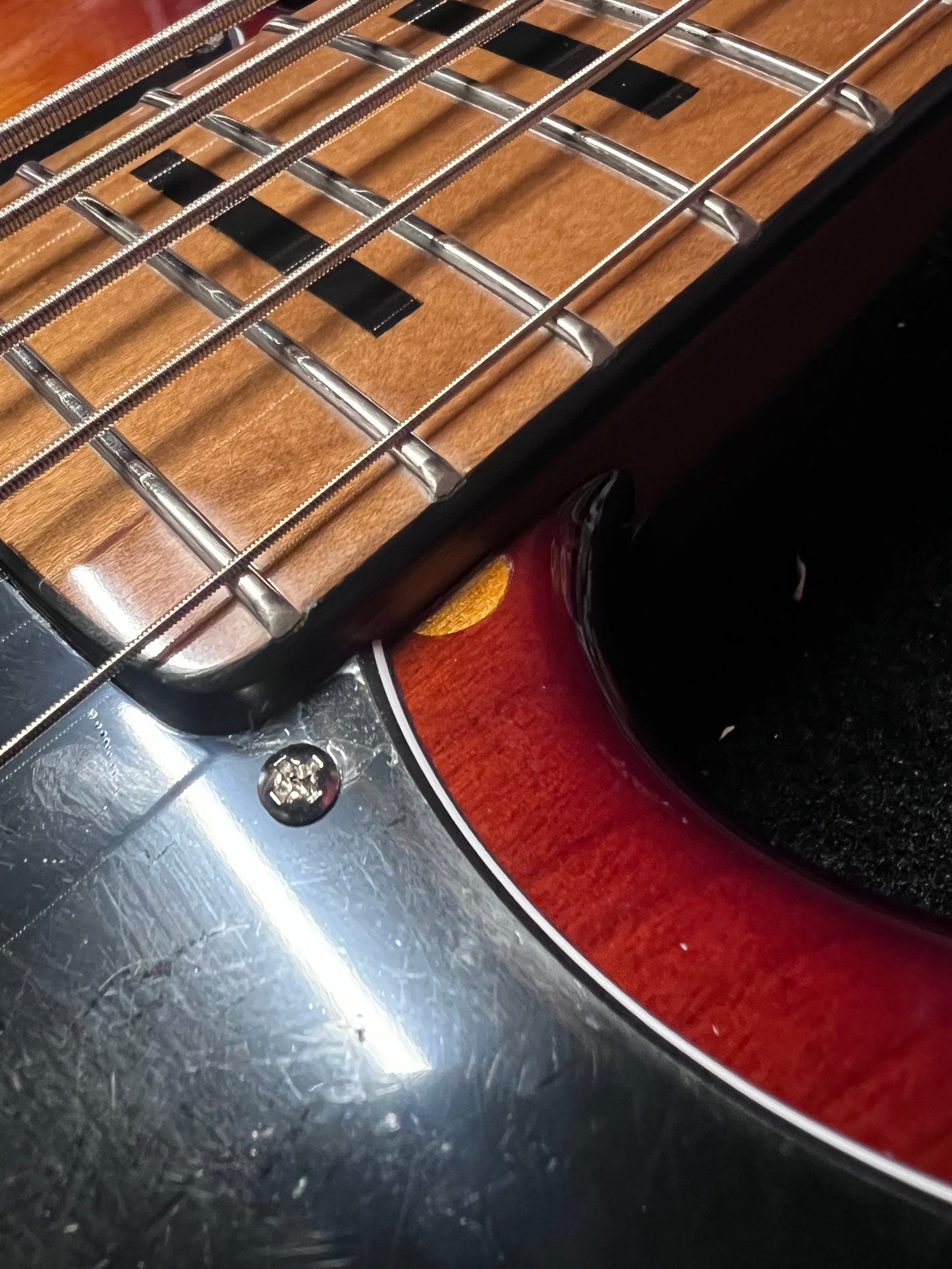 Sire Marcus Miller V5 Alder 5-String Tobacco Sunburst (2nd Gen)