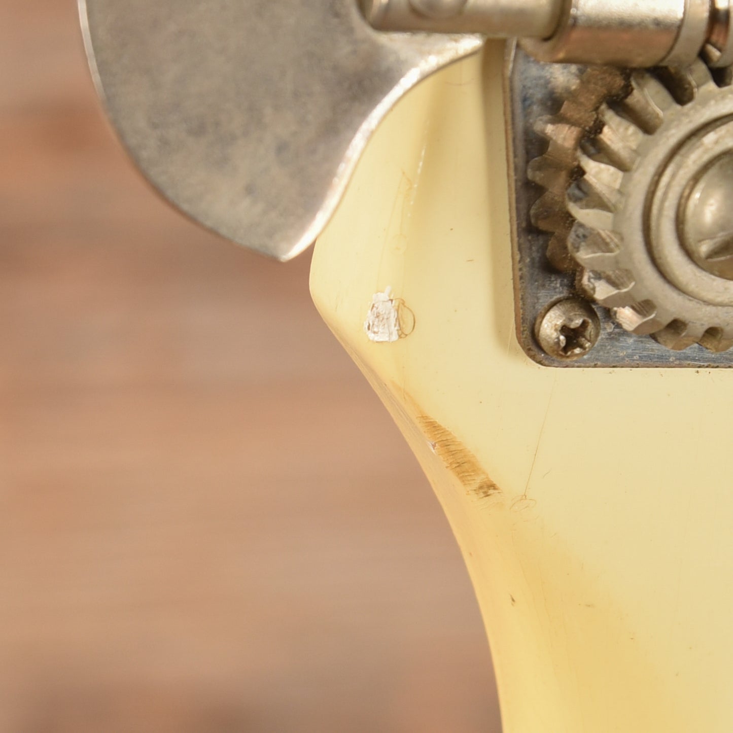 National Res-o-glass Val-Pro 85 Bass White 1960s