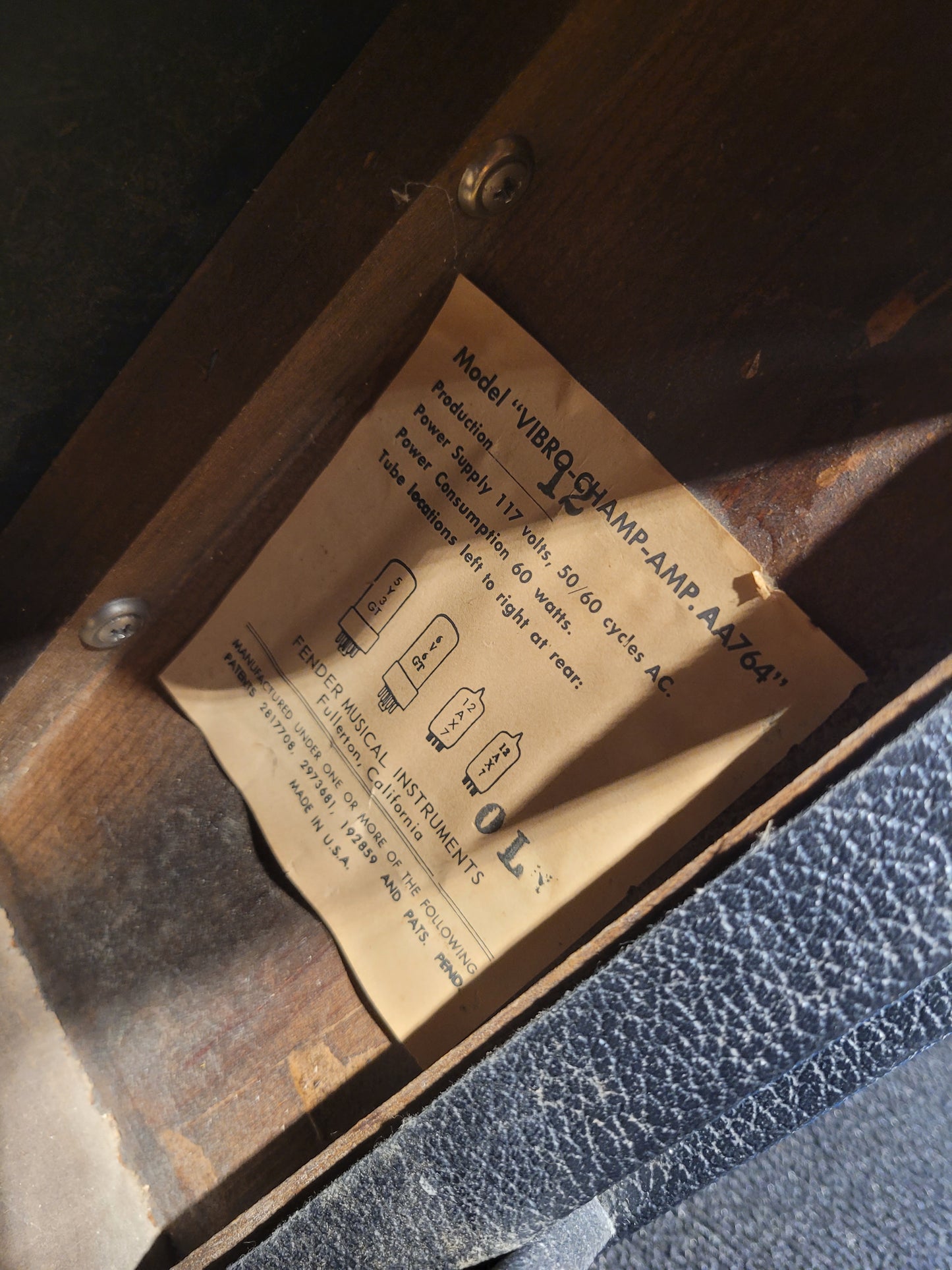 Fender Vibro Champ 6-Watt 1x8" Guitar Combo 1965