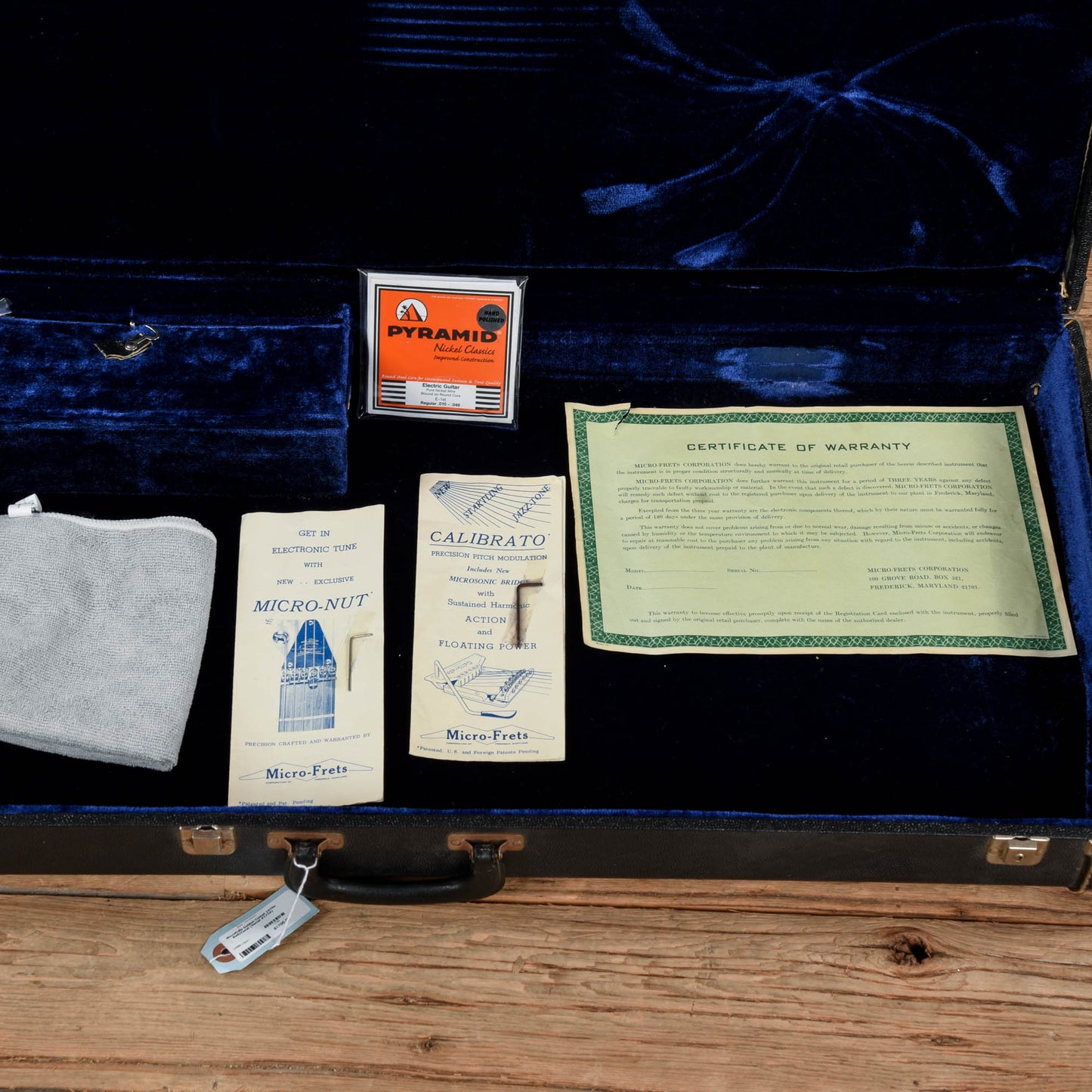 Microfrets Golden Comet Coral 1960s Electric Guitars / Semi-Hollow