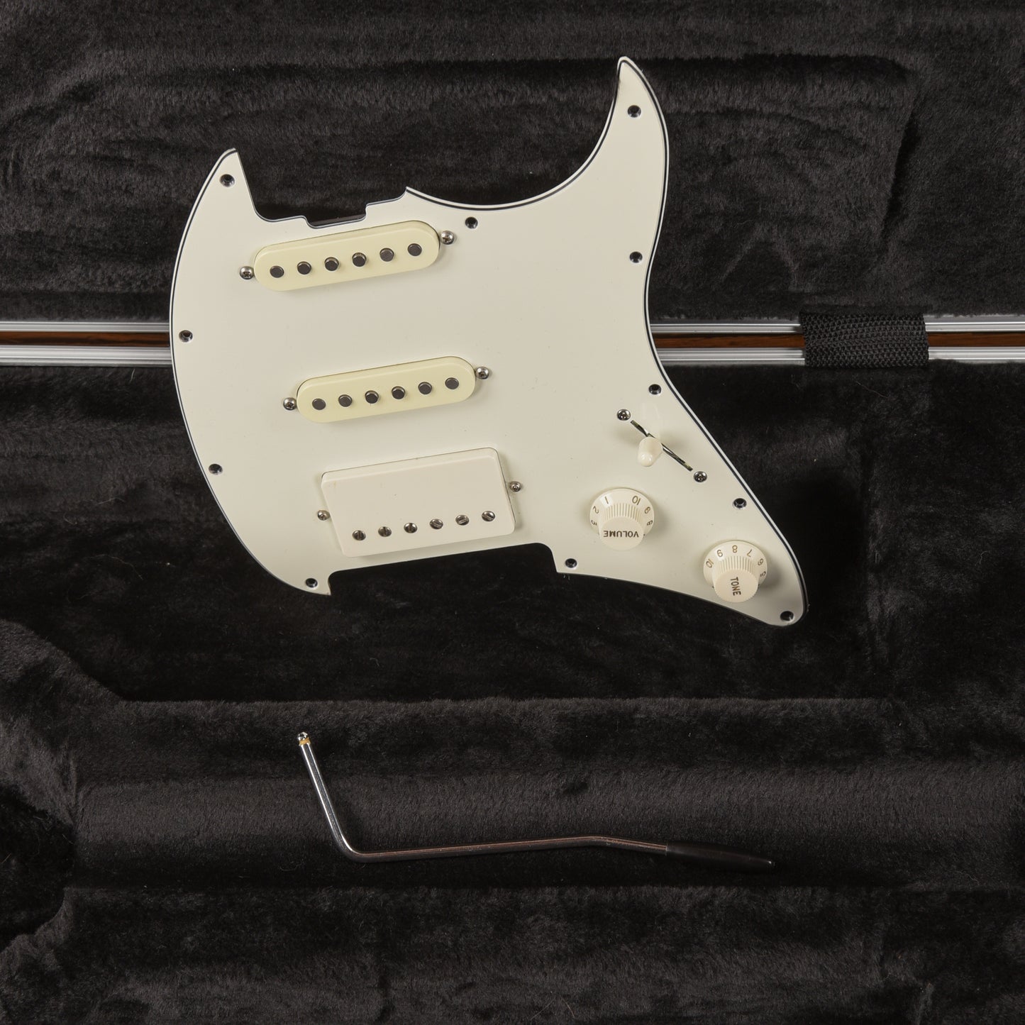 Music Man Cutlass HSS Black 2018 Electric Guitars
