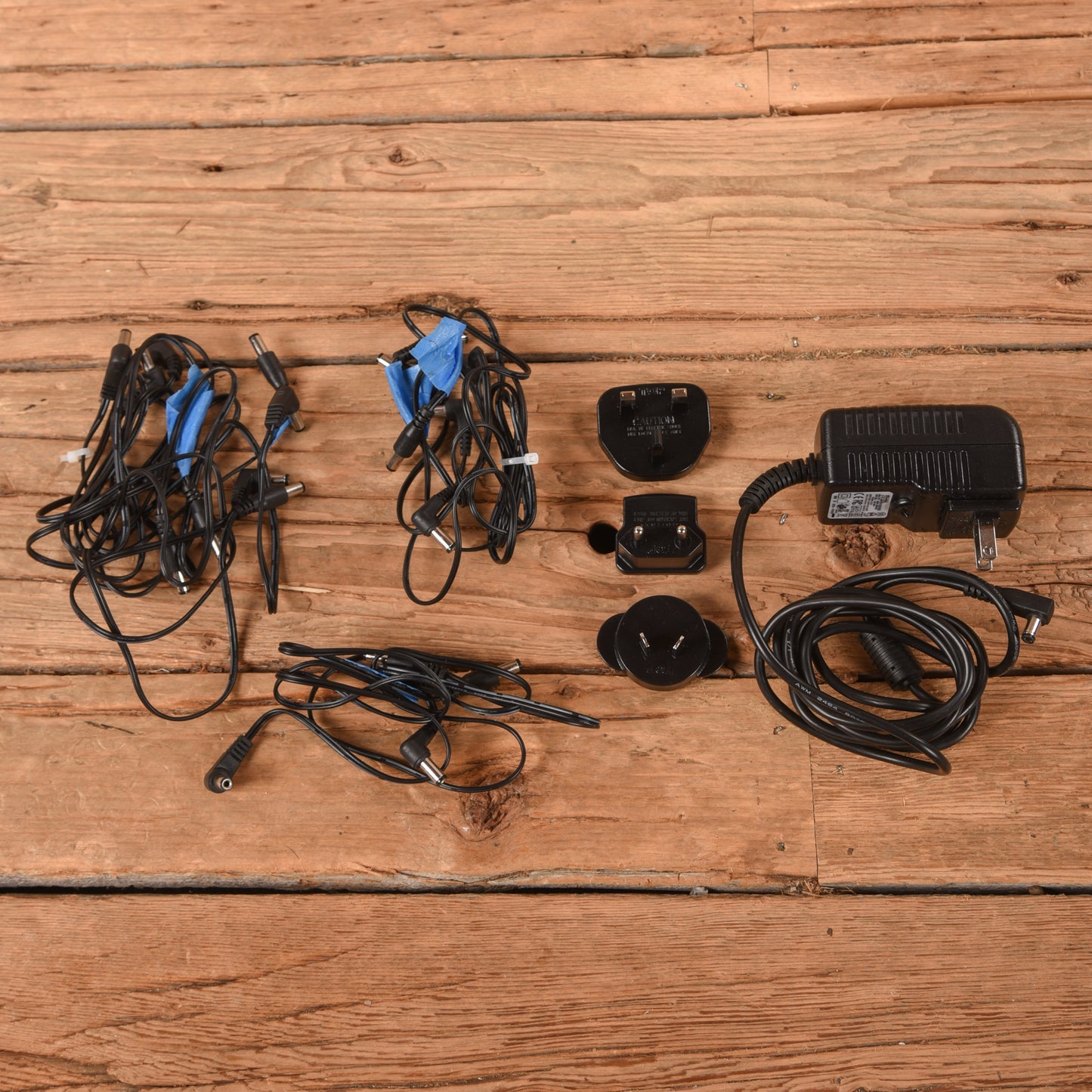 MXR M238 Iso-Brick Power Supply Effects and Pedals / Pedalboards and Power Supplies