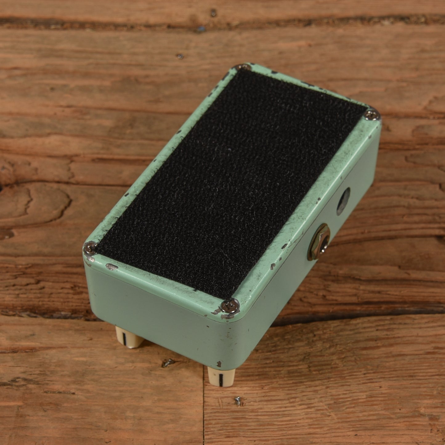 Ninevolt Fishing Is As Fun As Fuzz Effects and Pedals / Fuzz