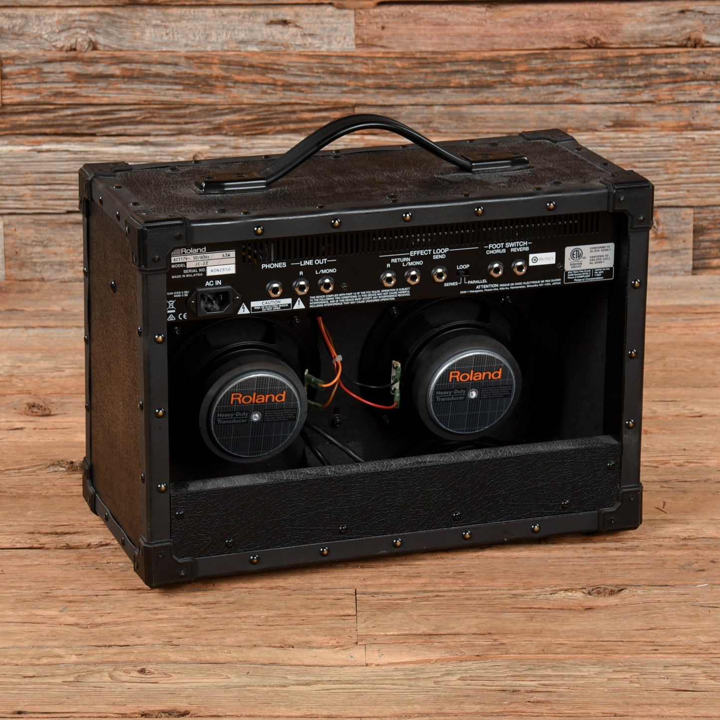 Roland JC-22 Jazz Chorus 2-Channel 30-Watt 2x6.5" Guitar Combo Amps / Guitar Amps / Guitar Cabinets