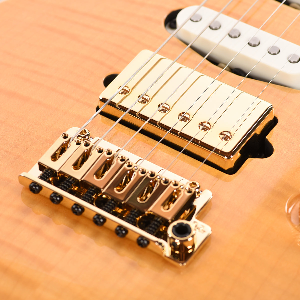 Suhr Custom Modern Carve Top Vintage Natural w/CME-Selected Flame Maple Top Electric Guitars