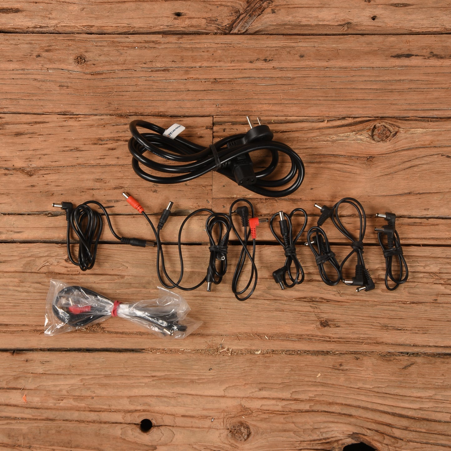 Voodoo Lab Pedal Power Iso 5 Effects and Pedals / Pedalboards and Power Supplies