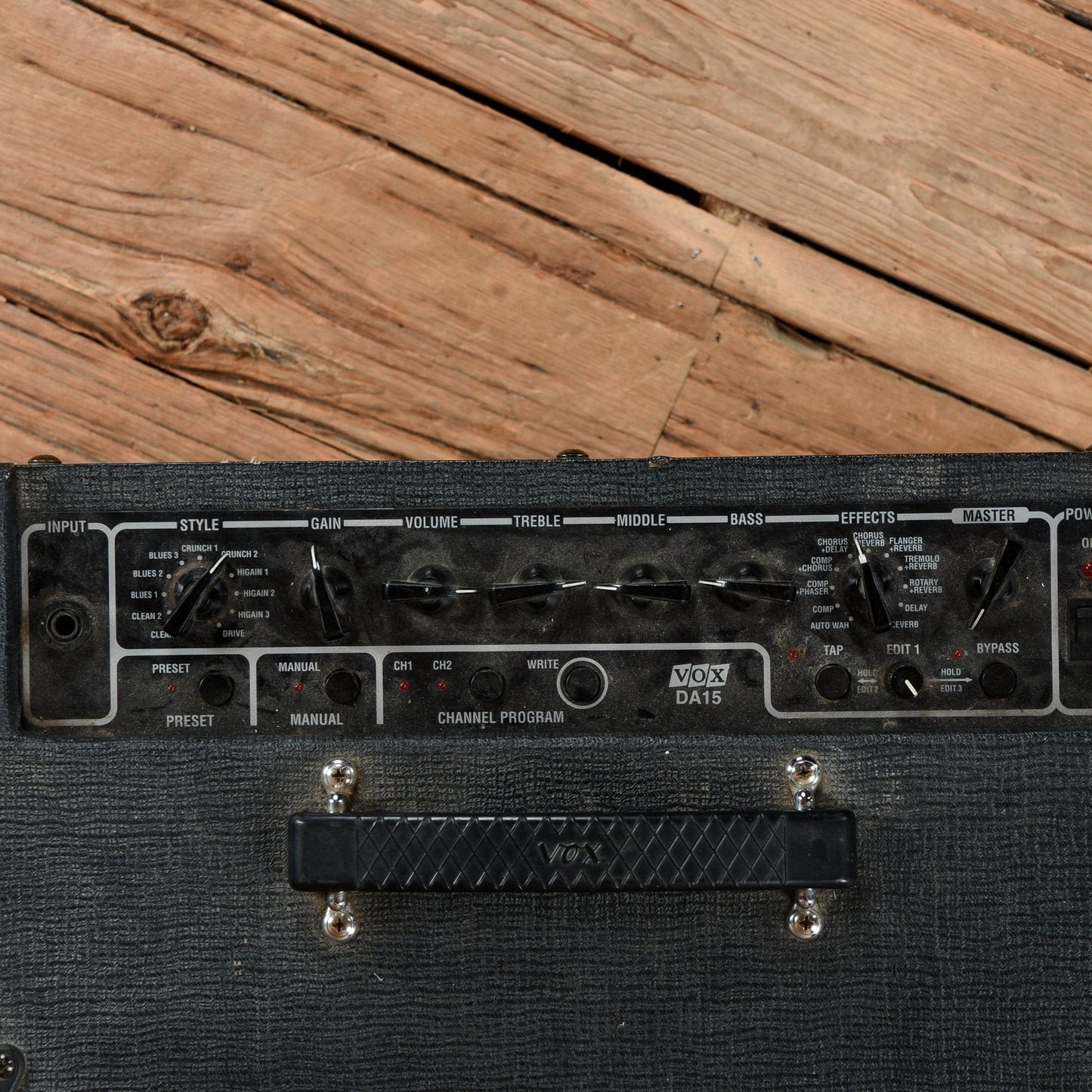 Vox DA-15 15-Watt Modeling Guitar Combo Amp Amps / Guitar Cabinets