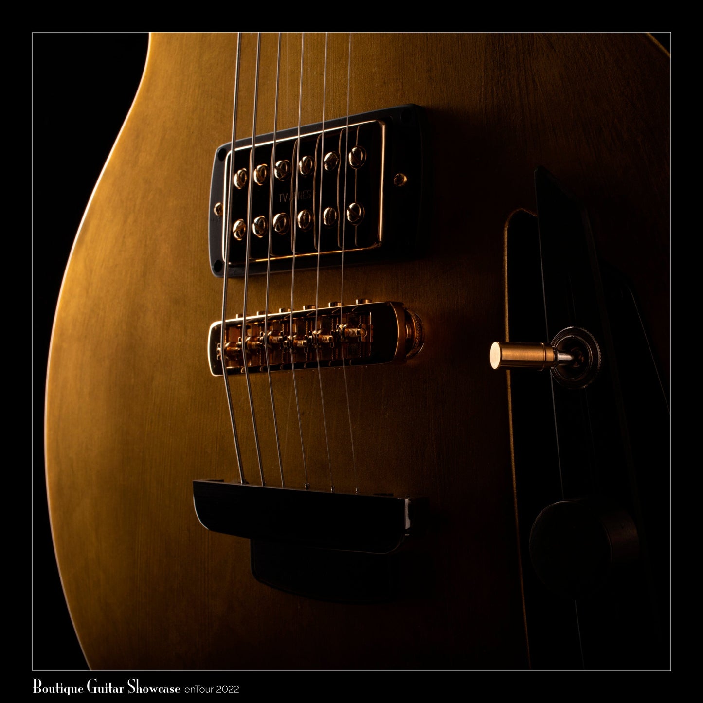 AVA "In-Tangible" One Gold Leaf