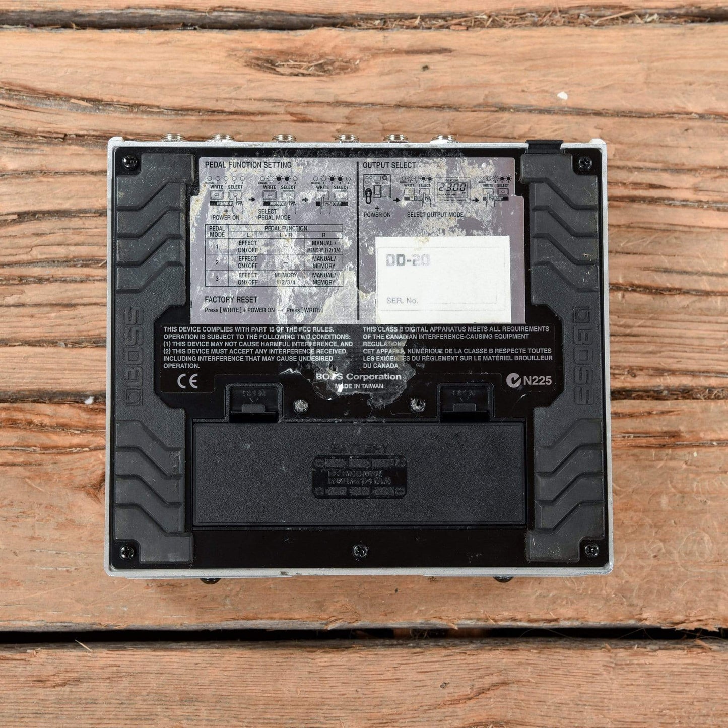 Boss DD-20 Giga Delay Effects and Pedals / Delay