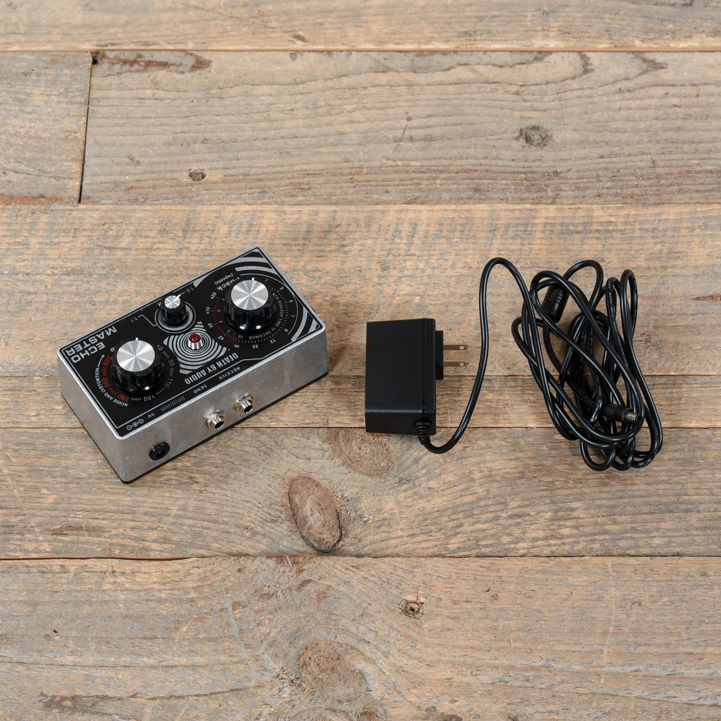 Death By Audio Echo Master Vocal Delay Effects and Pedals / Delay