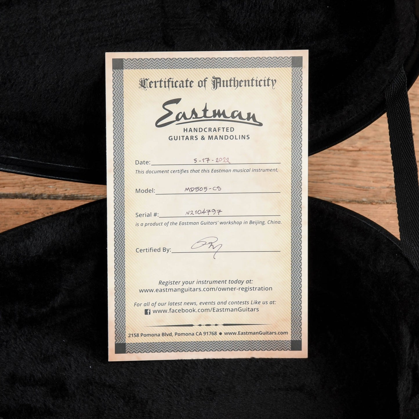 Eastman Spruce/Maple A-Style F-Holes Classic Sunburst Folk Instruments / Mandolins