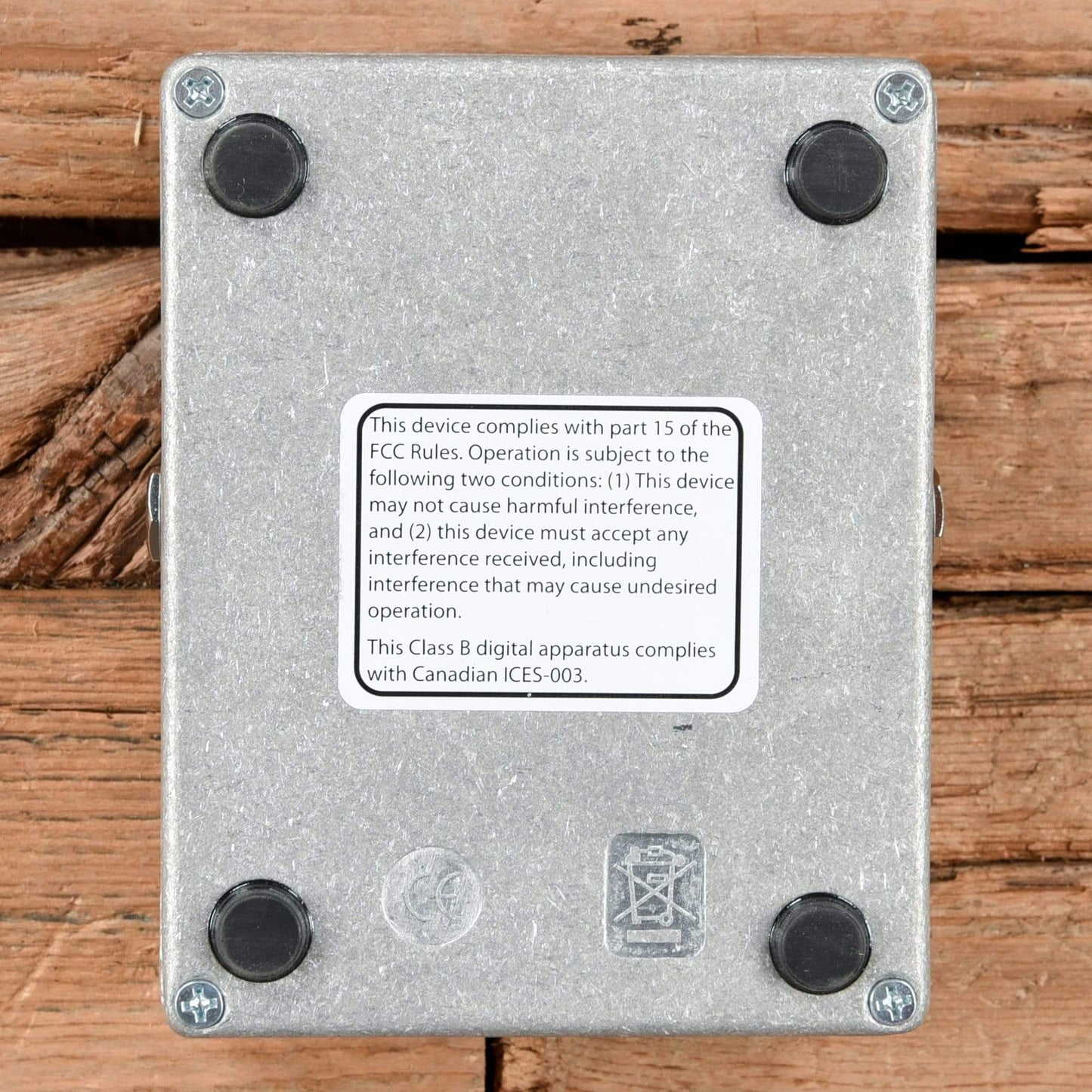 Electro-Harmonix Hum Debugger Hum Eliminator Effects and Pedals / Compression and Sustain