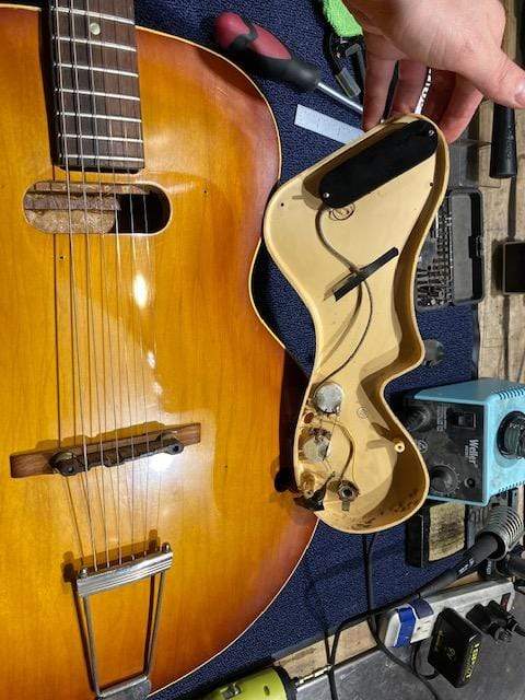 Epiphone Granada Sunburst 1966 Electric Guitars / Hollow Body