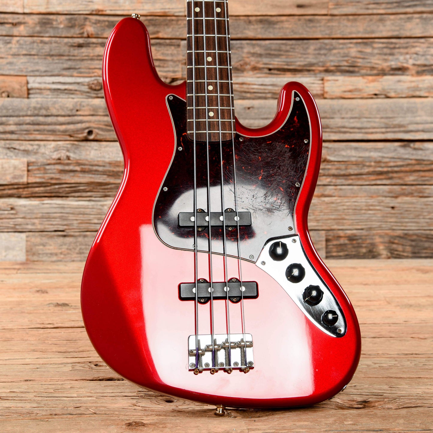 Fender Deluxe Active Jazz Bass Chrome Red 2001 Bass Guitars / 4-String