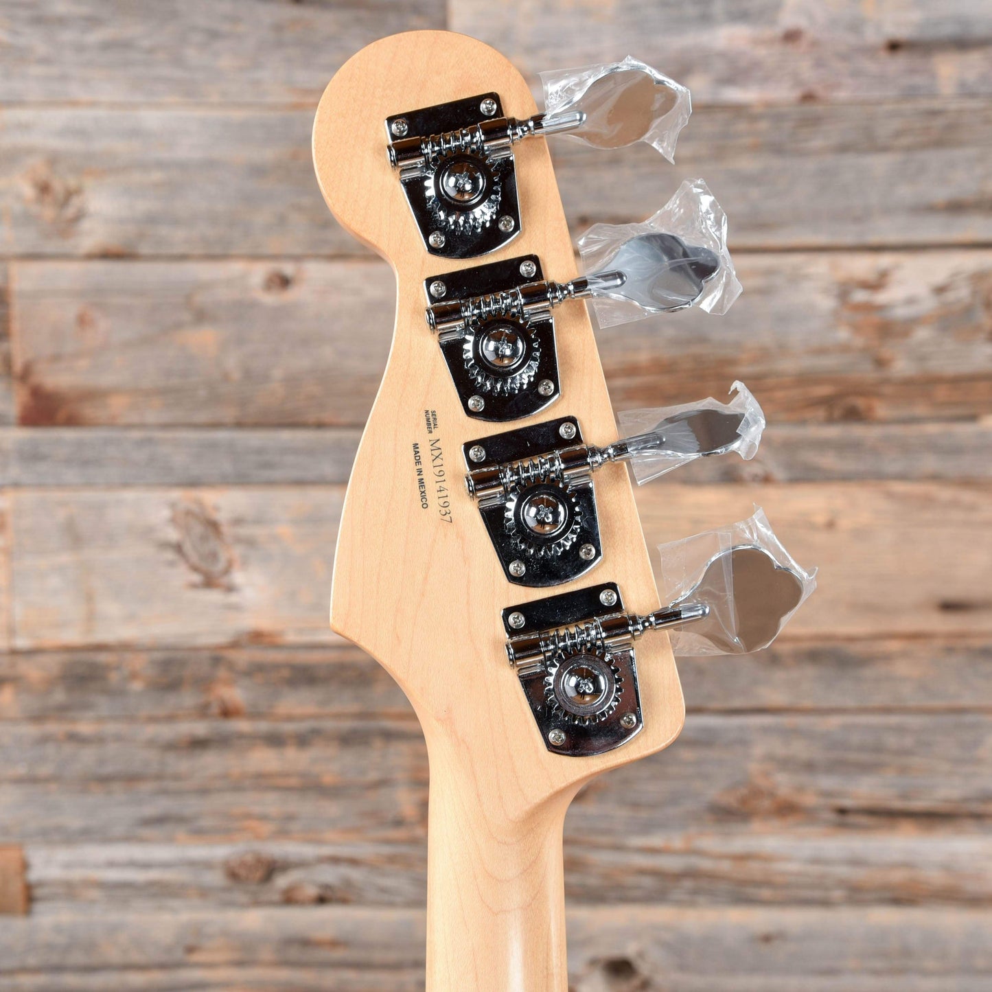 Fender Player Jazz Bass Aged Natural 2020 Bass Guitars / 4-String