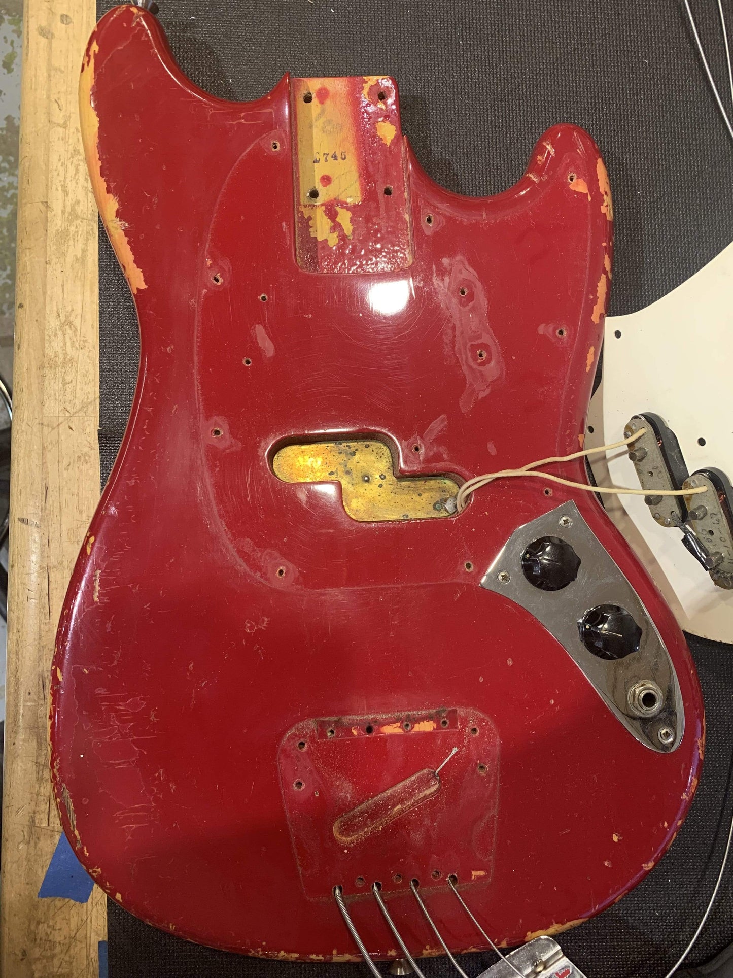 Fender Mustang Bass Dakota Red 1967 Bass Guitars / Short Scale