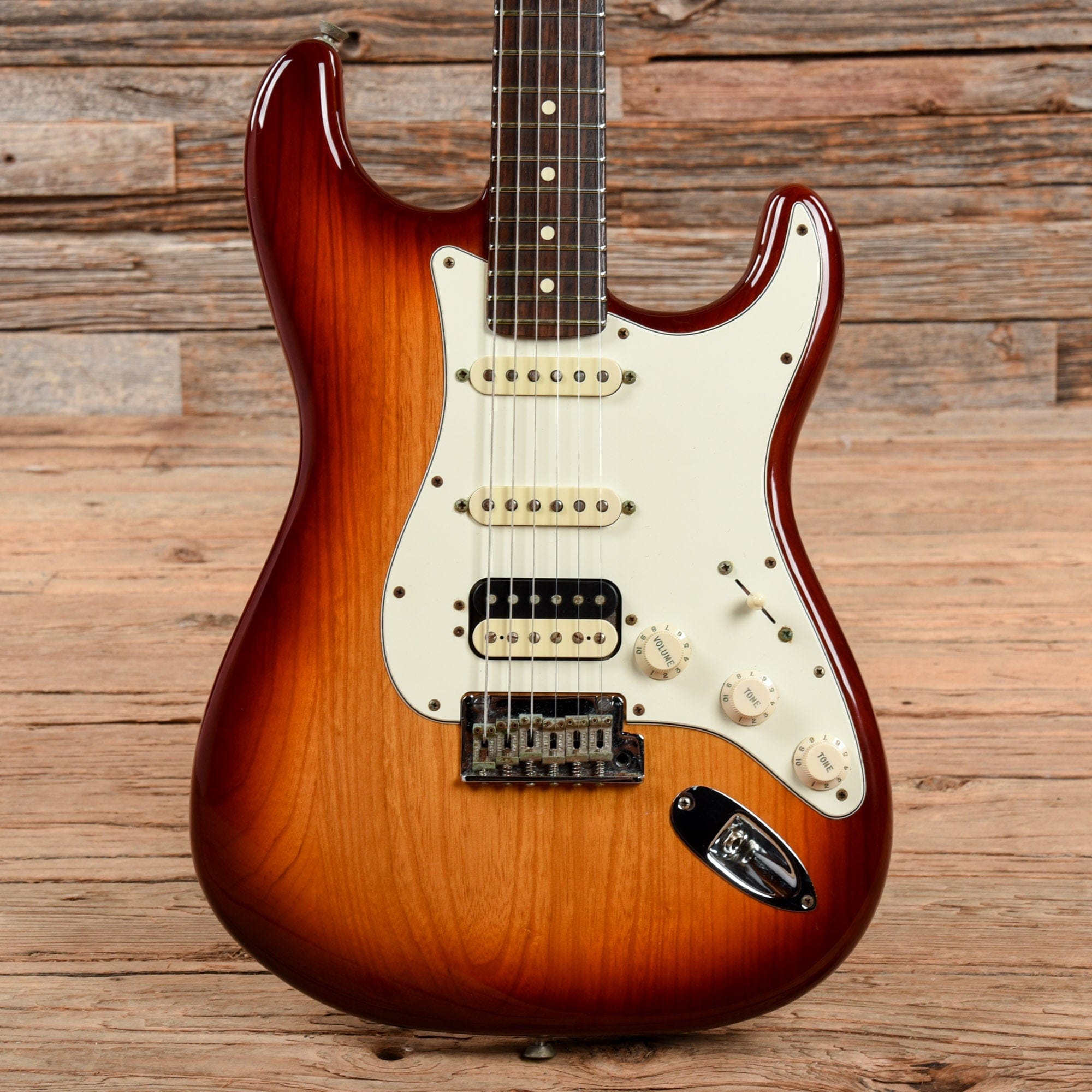 Fender American Standard Stratocaster HSS Shawbucker Sunburst 2016 fender-american-standard-stratocaster-hss-shawbucker-sunburst-2016