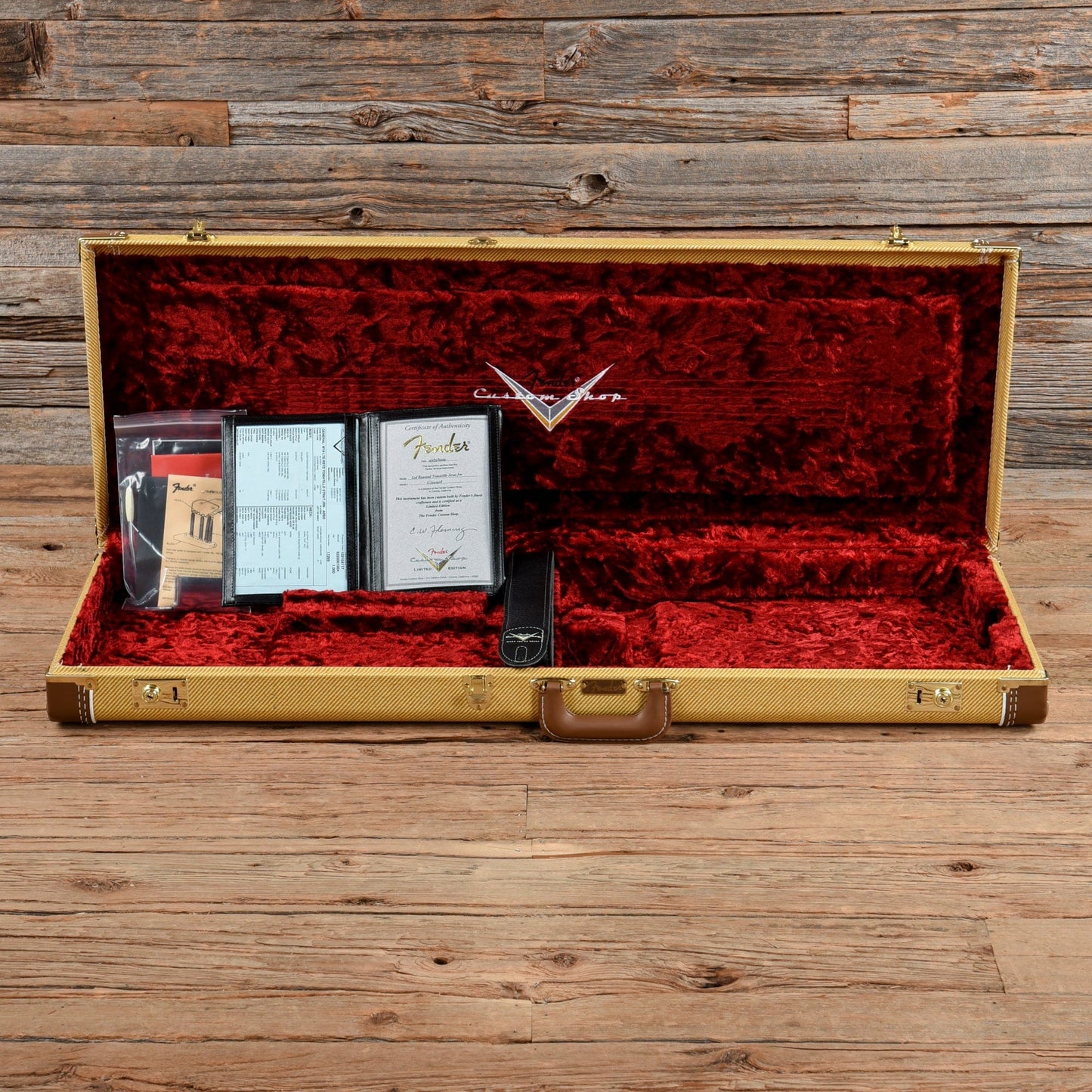 Fender Custom Shop Limited Edition Roasted Tomatillo Stratocaster Relic Aged Desert Sand 2019 Electric Guitars / Solid Body