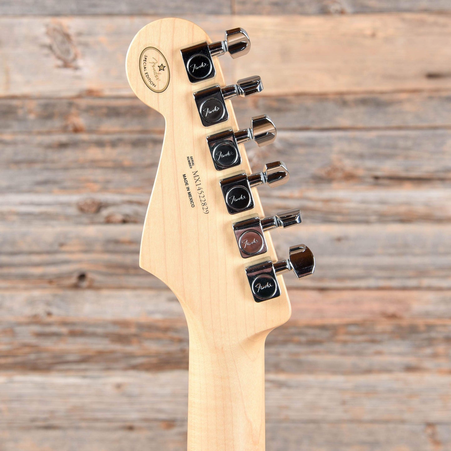 Fender FSR Standard Stratocaster Platinum 2014 Electric Guitars / Solid Body