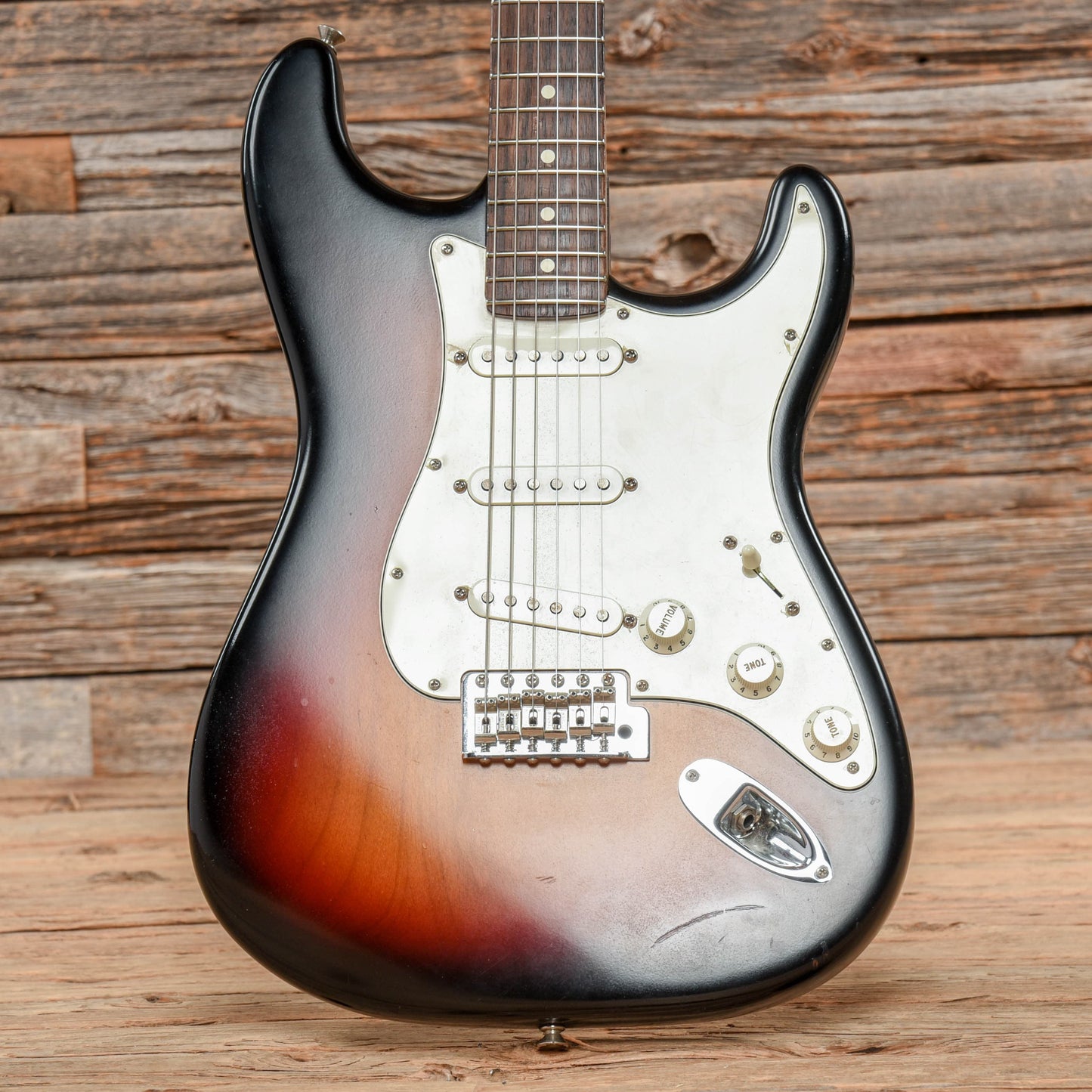 Fender Highway 1 Stratocaster Sunburst 2006 Electric Guitars / Solid Body