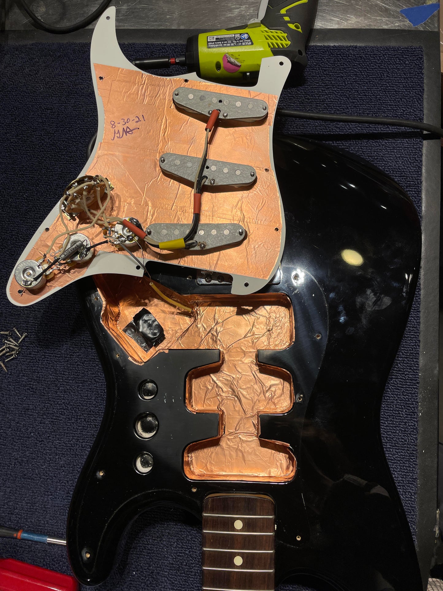 Fender Standard Stratocaster Black 1996 Electric Guitars / Solid Body