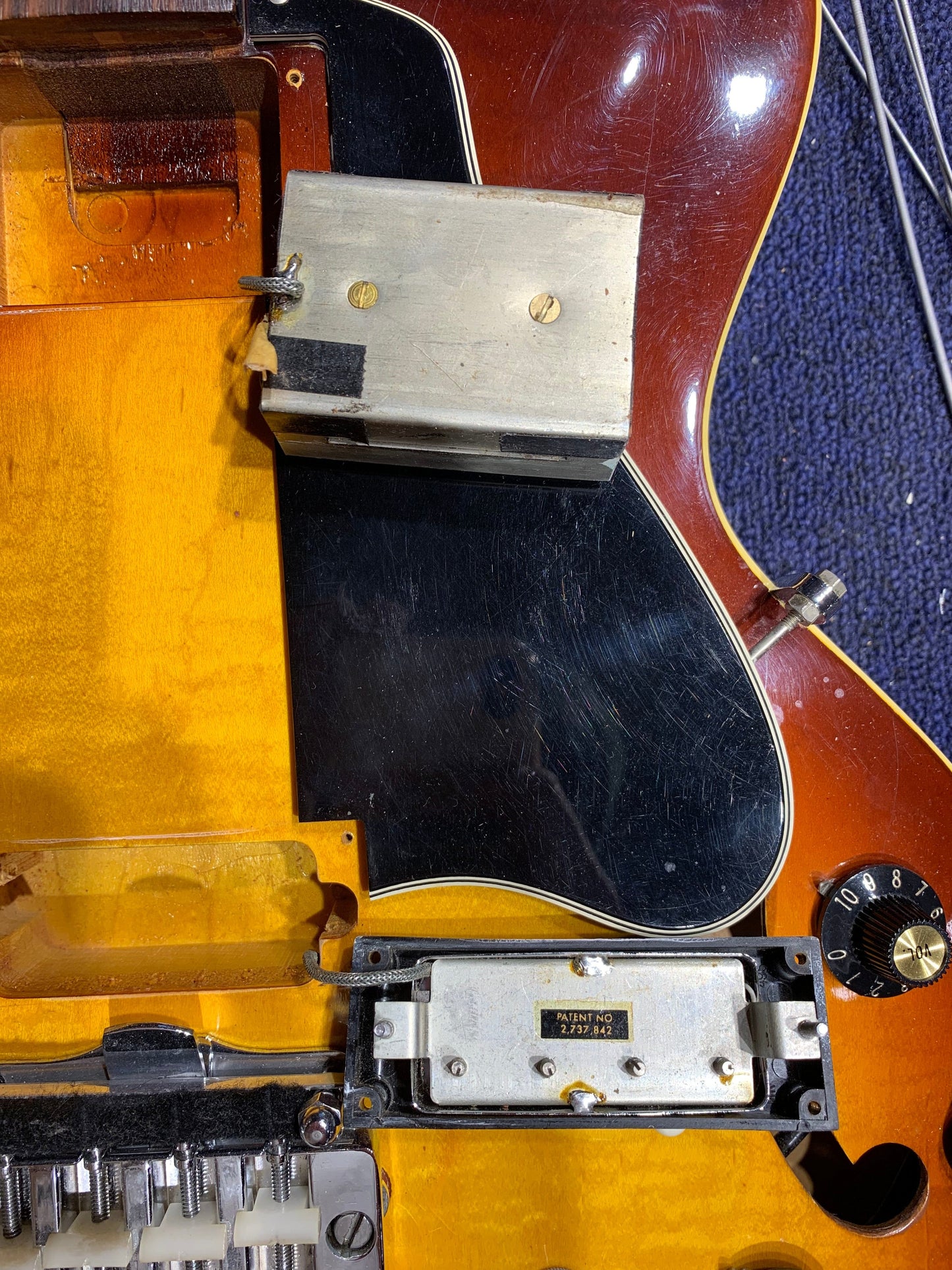 Gibson EB-2D Sunburst 1968 Bass Guitars / Short Scale