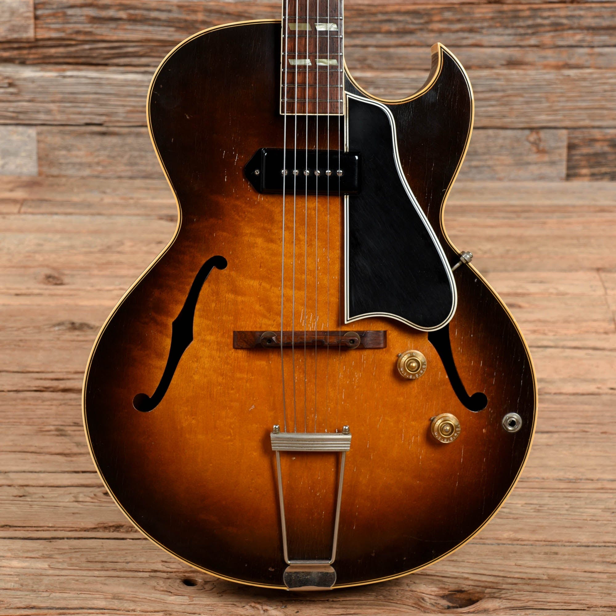 Gibson ES 175 Sunburst 1950 Chicago Music Exchange gibson-es-175-sunburst-1950-chicago-music-exchange