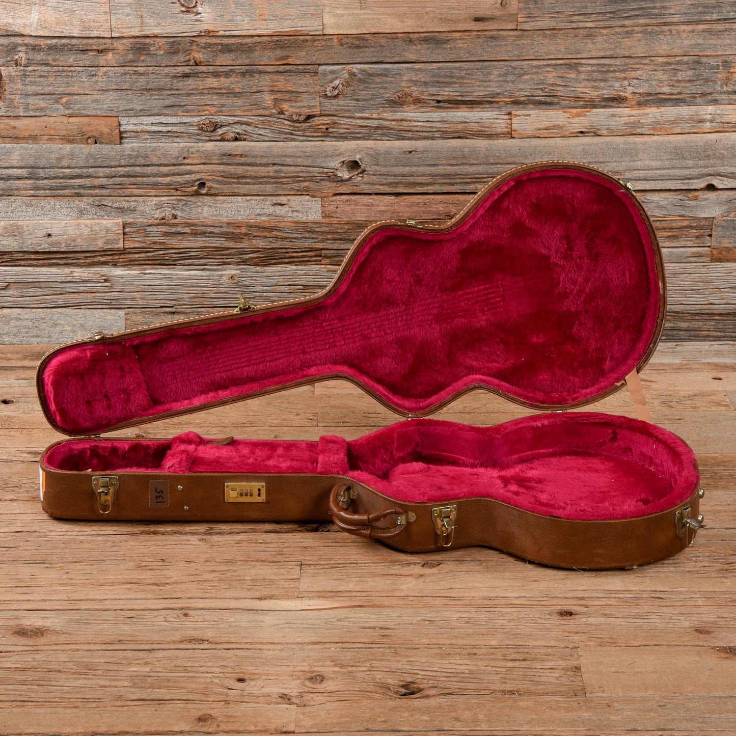 Gibson ES-135 2001 Electric Guitars / Semi-Hollow