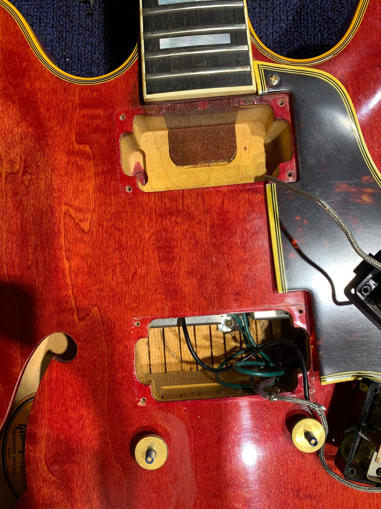 Gibson ES-355 Cherry 1969 Electric Guitars / Semi-Hollow